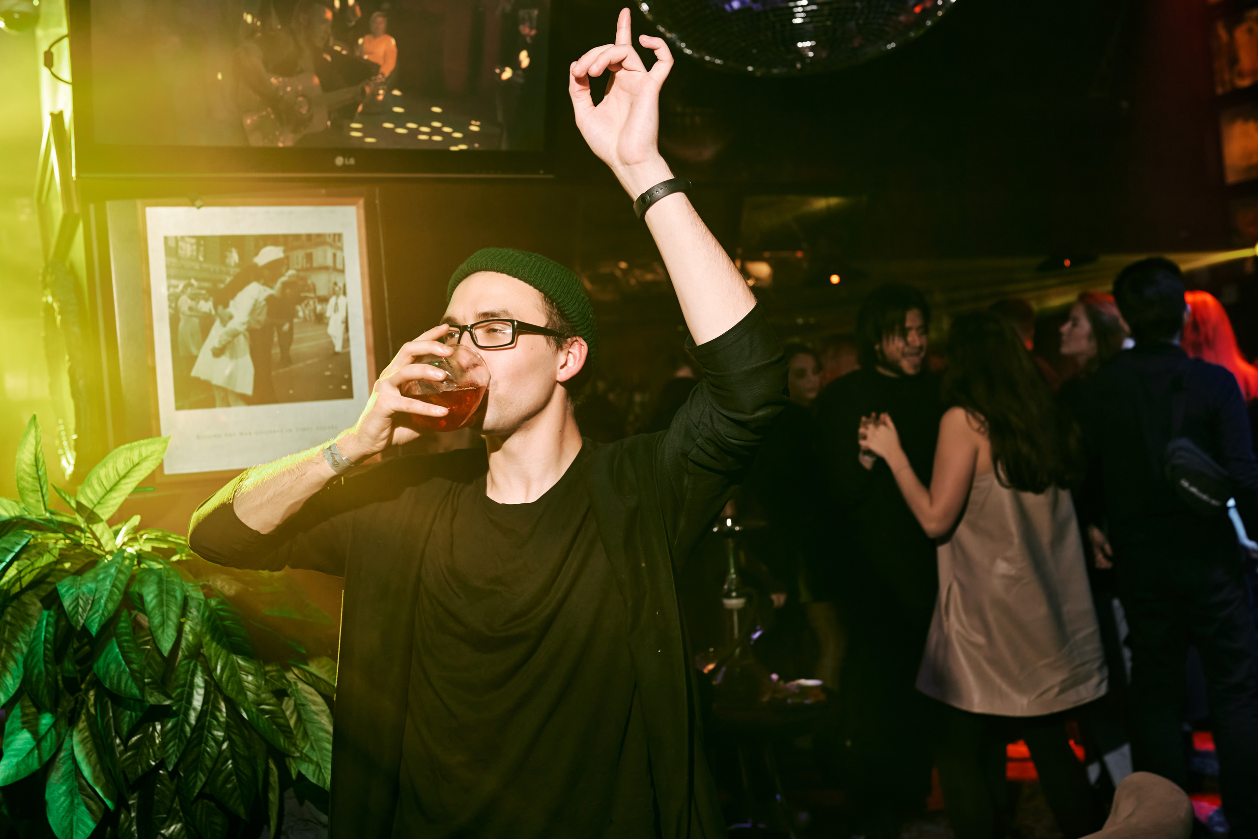 BUNIN BAR. Лёшка Варзегов — фотограф