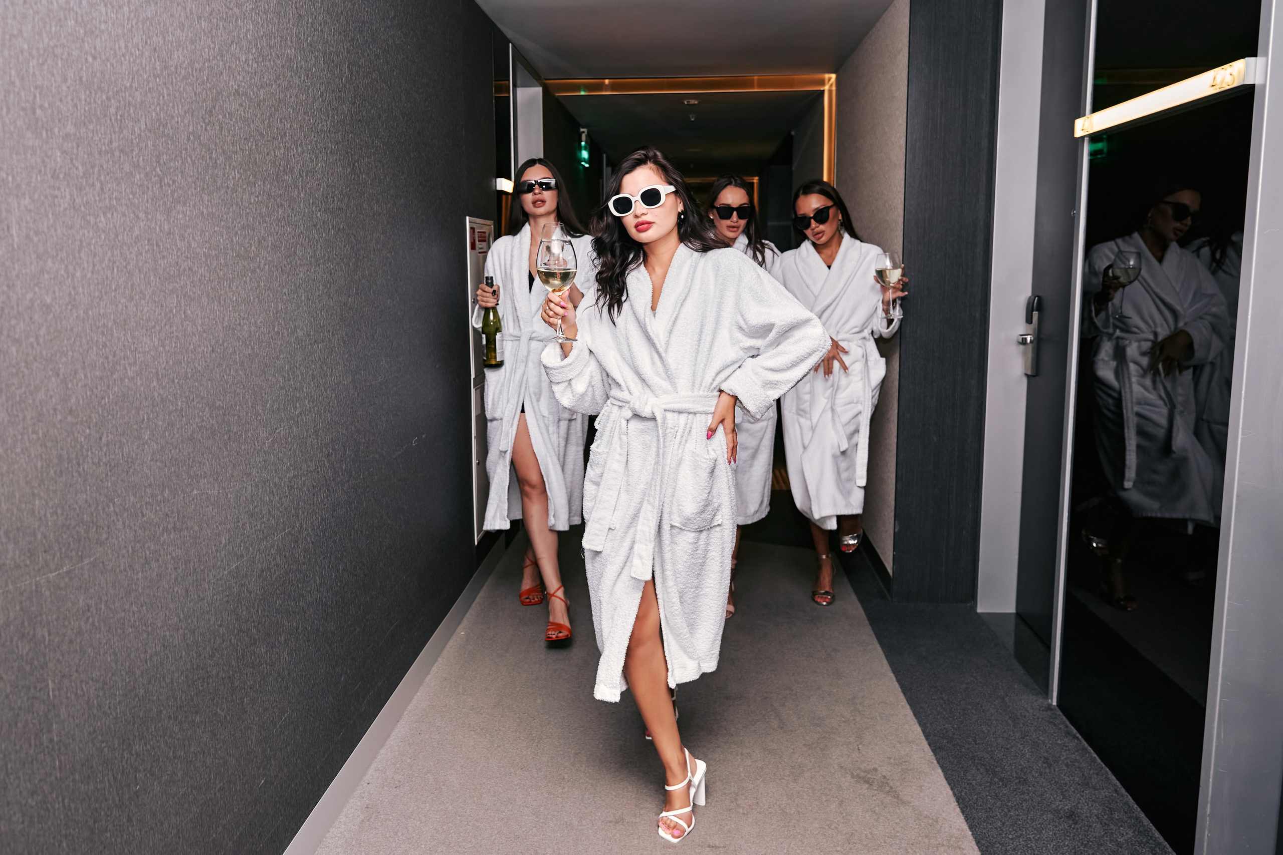 Девичник Айгуль. Лёшка Варзегов — фотограф