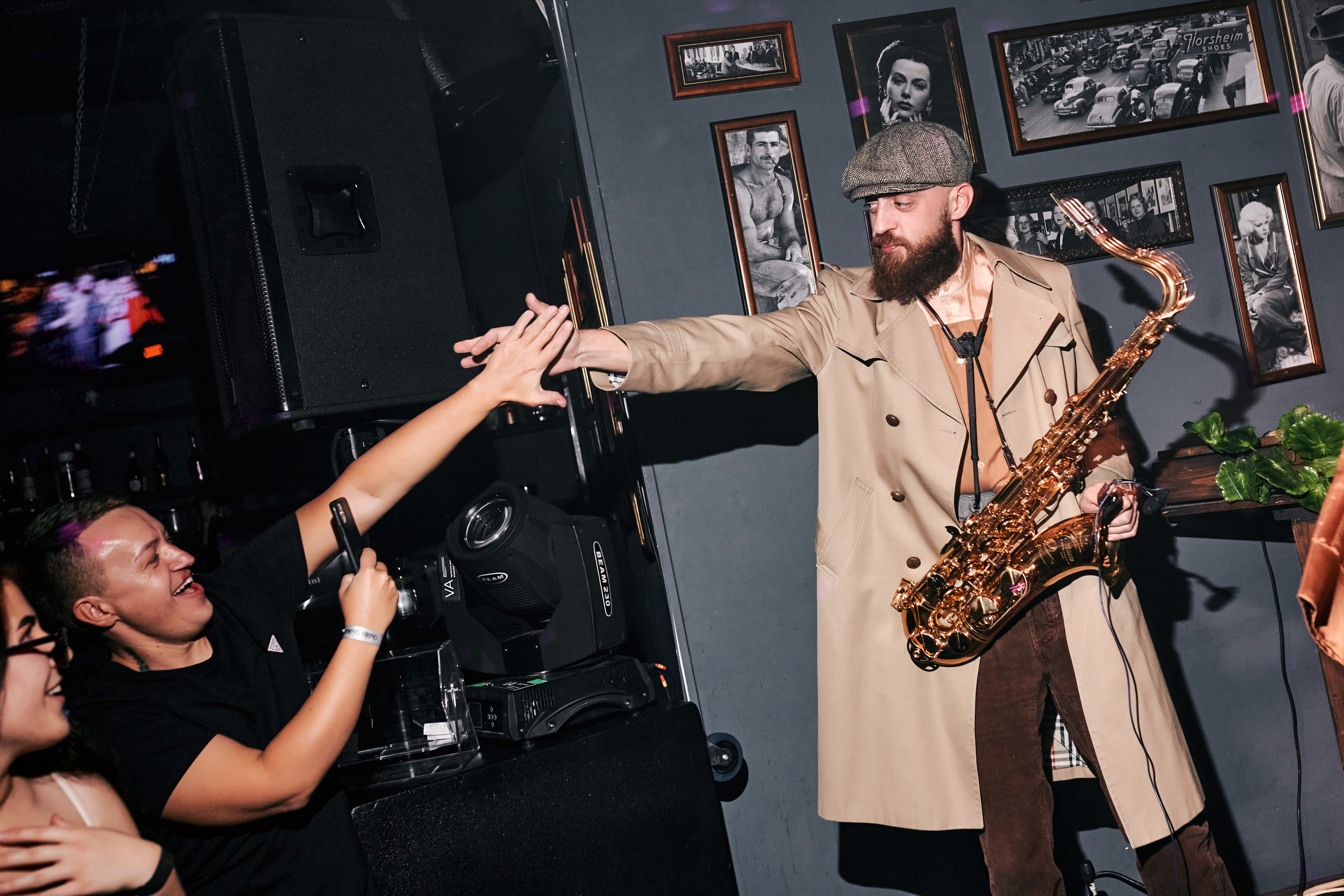 BUNIN BAR. Лёшка Варзегов — фотограф