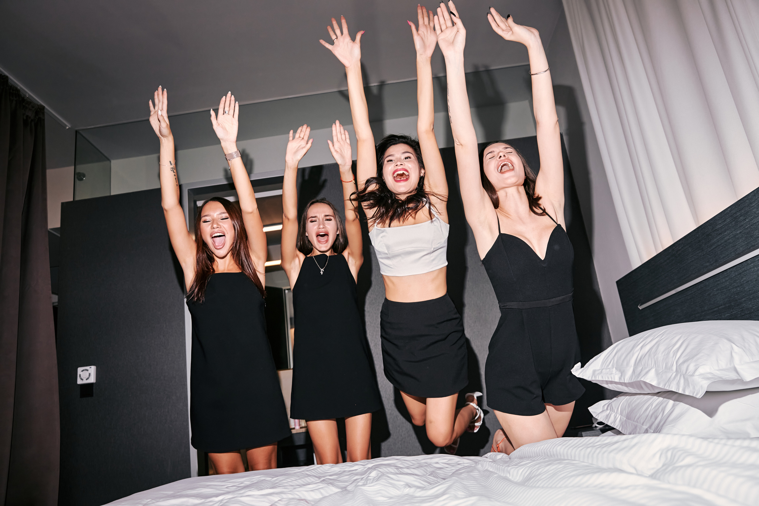 Девичник Айгуль. Лёшка Варзегов — фотограф