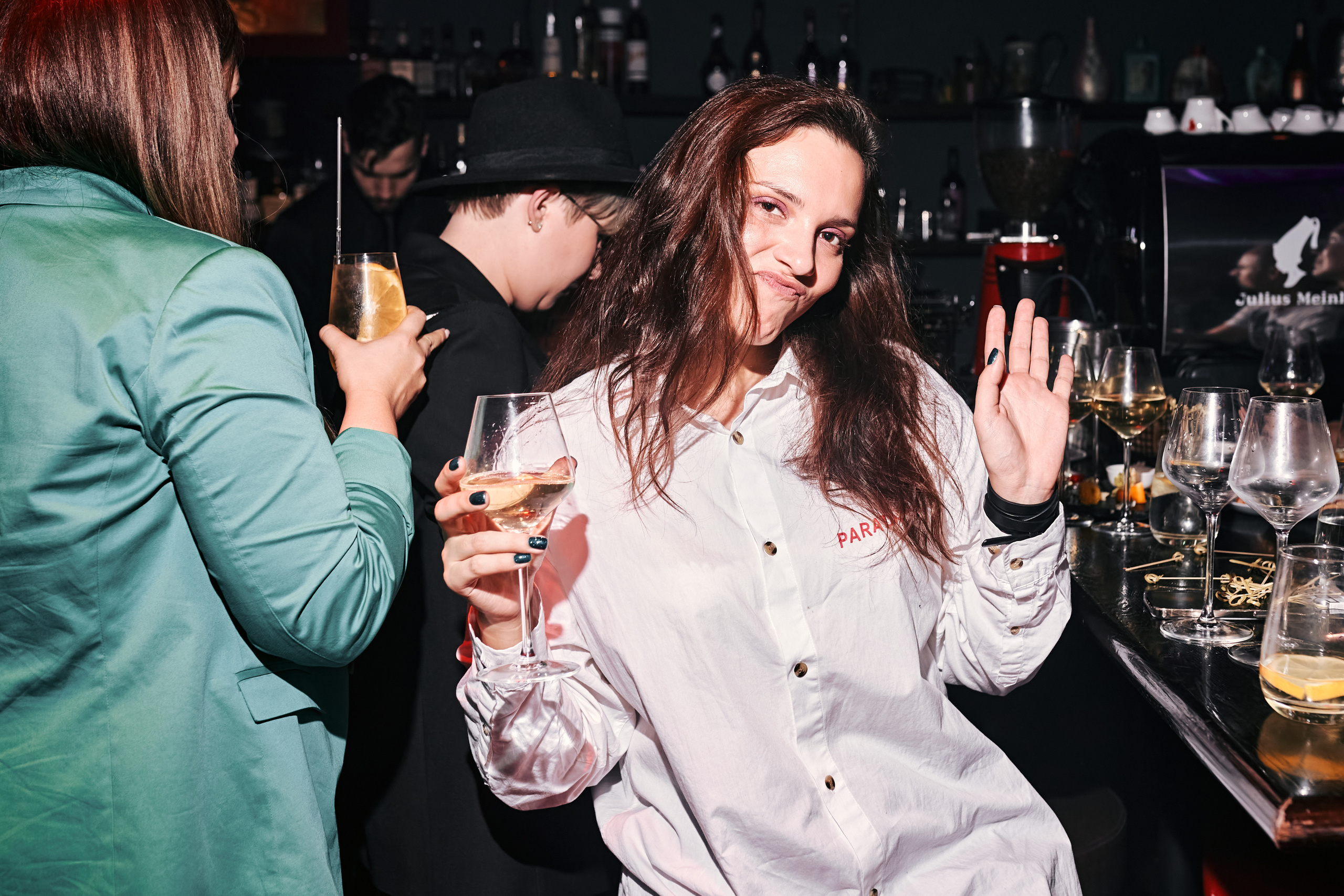 BUNIN BAR. Лёшка Варзегов — фотограф