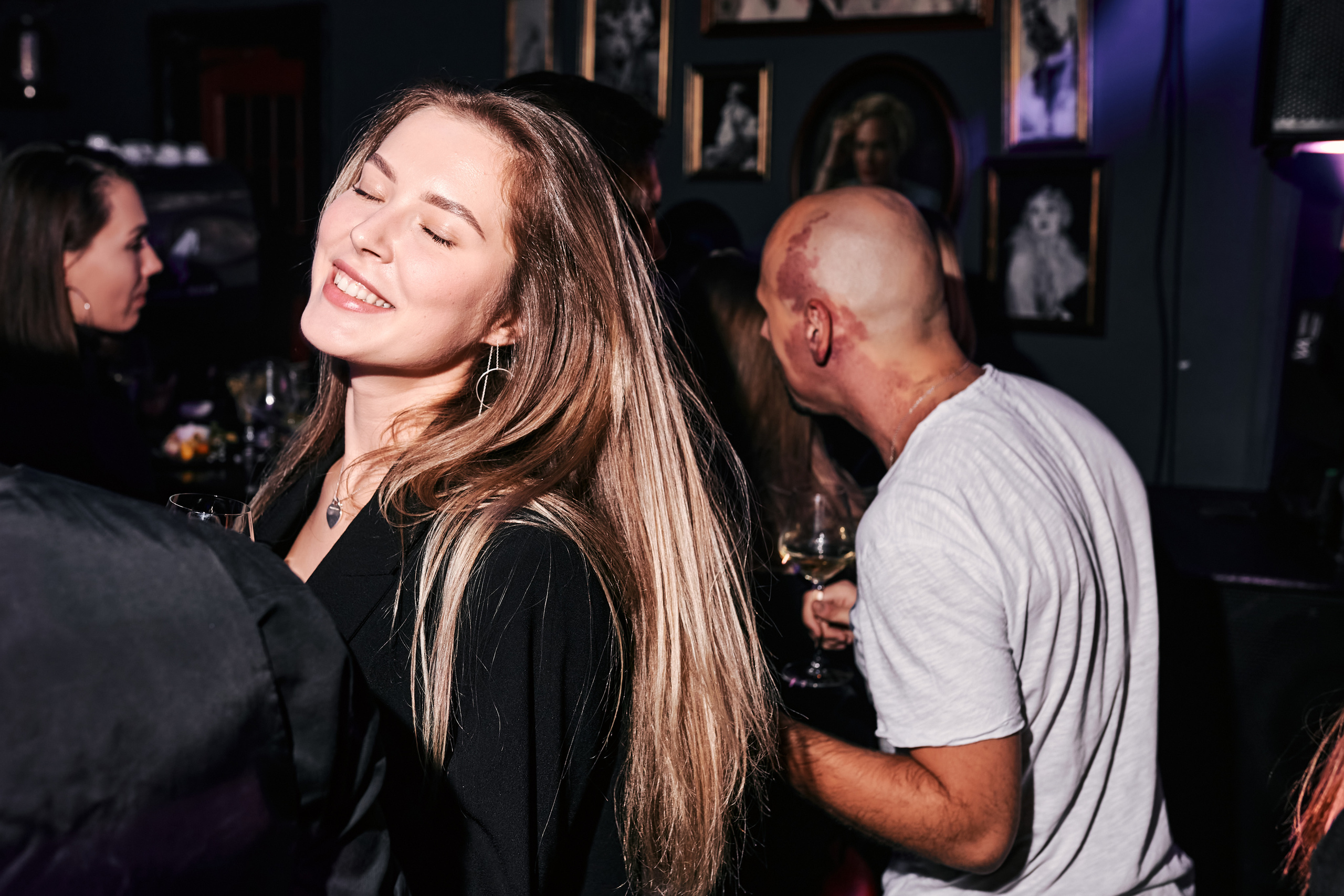 BUNIN BAR. Лёшка Варзегов — фотограф