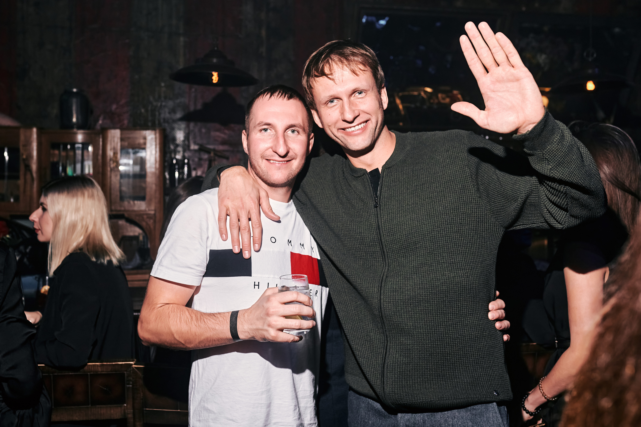 BUNIN BAR. Лёшка Варзегов — фотограф