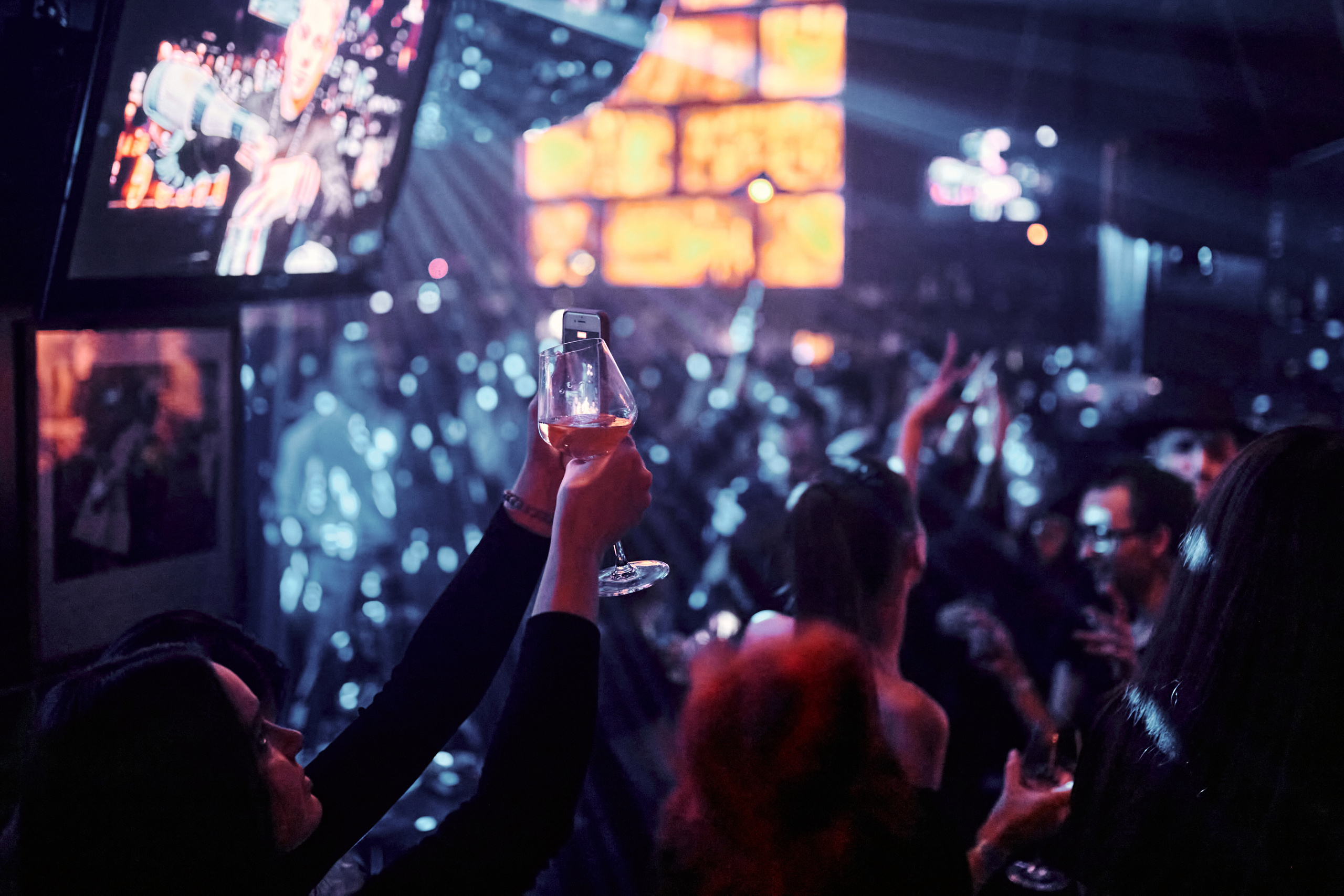 BUNIN BAR. Лёшка Варзегов — фотограф