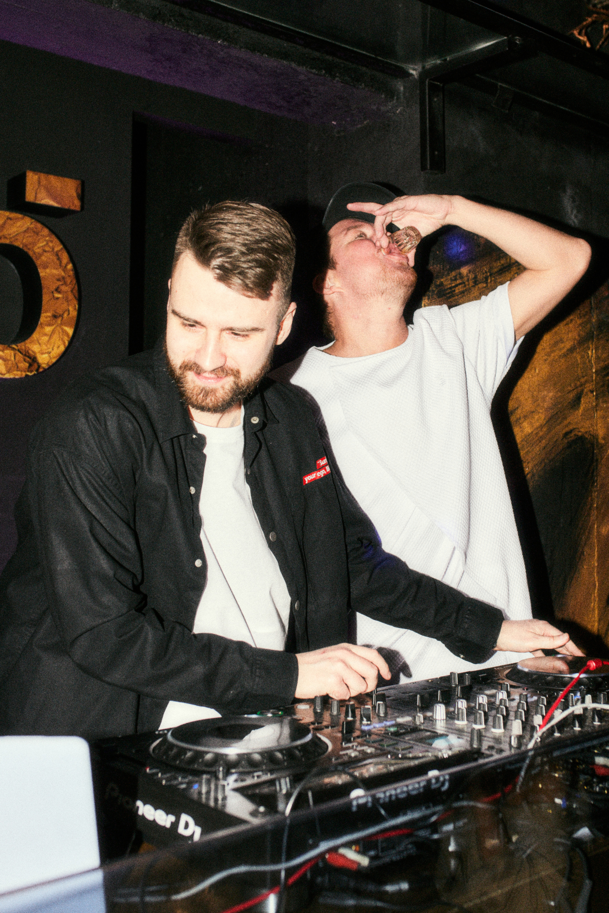 ÖGONEK BAR. Лёшка Варзегов — фотограф