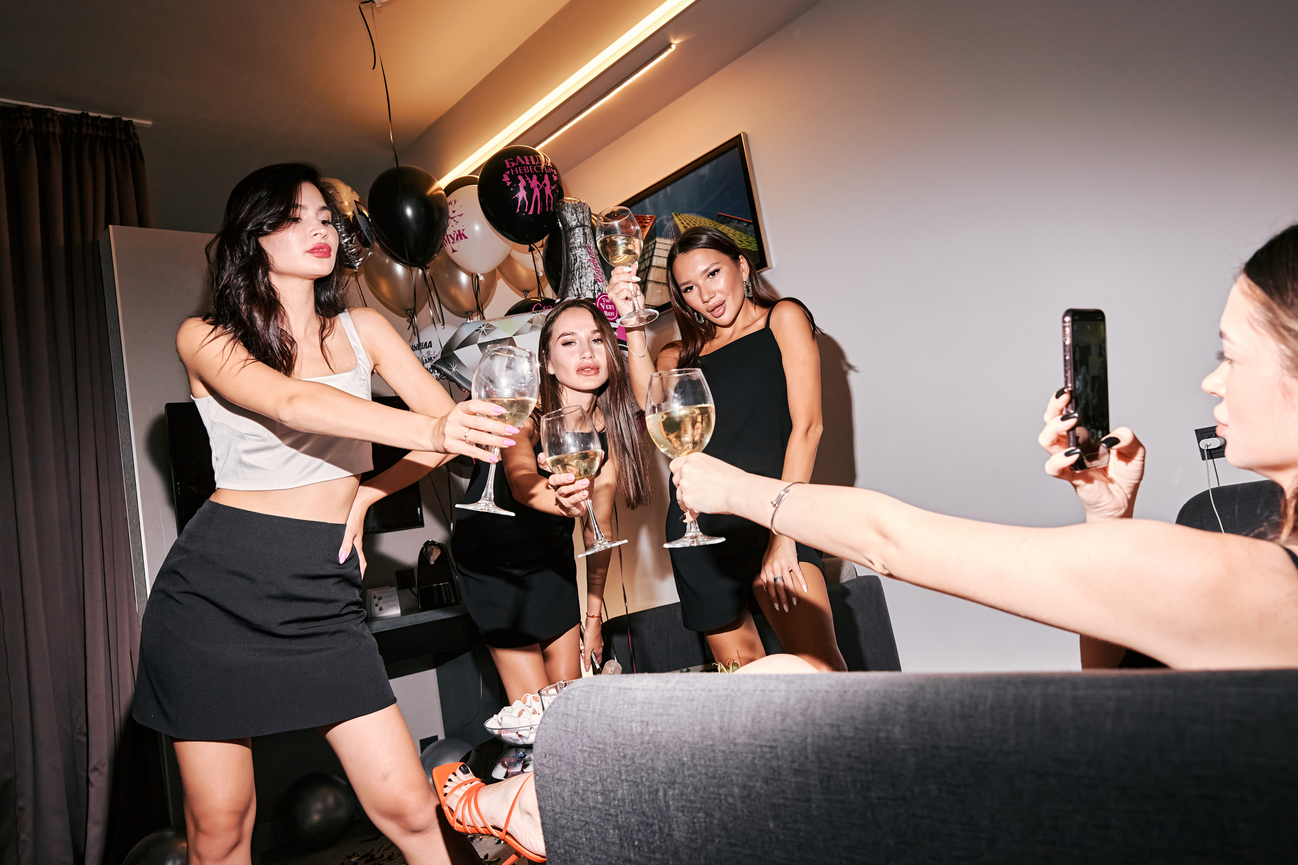 Девичник Айгуль. Лёшка Варзегов — фотограф