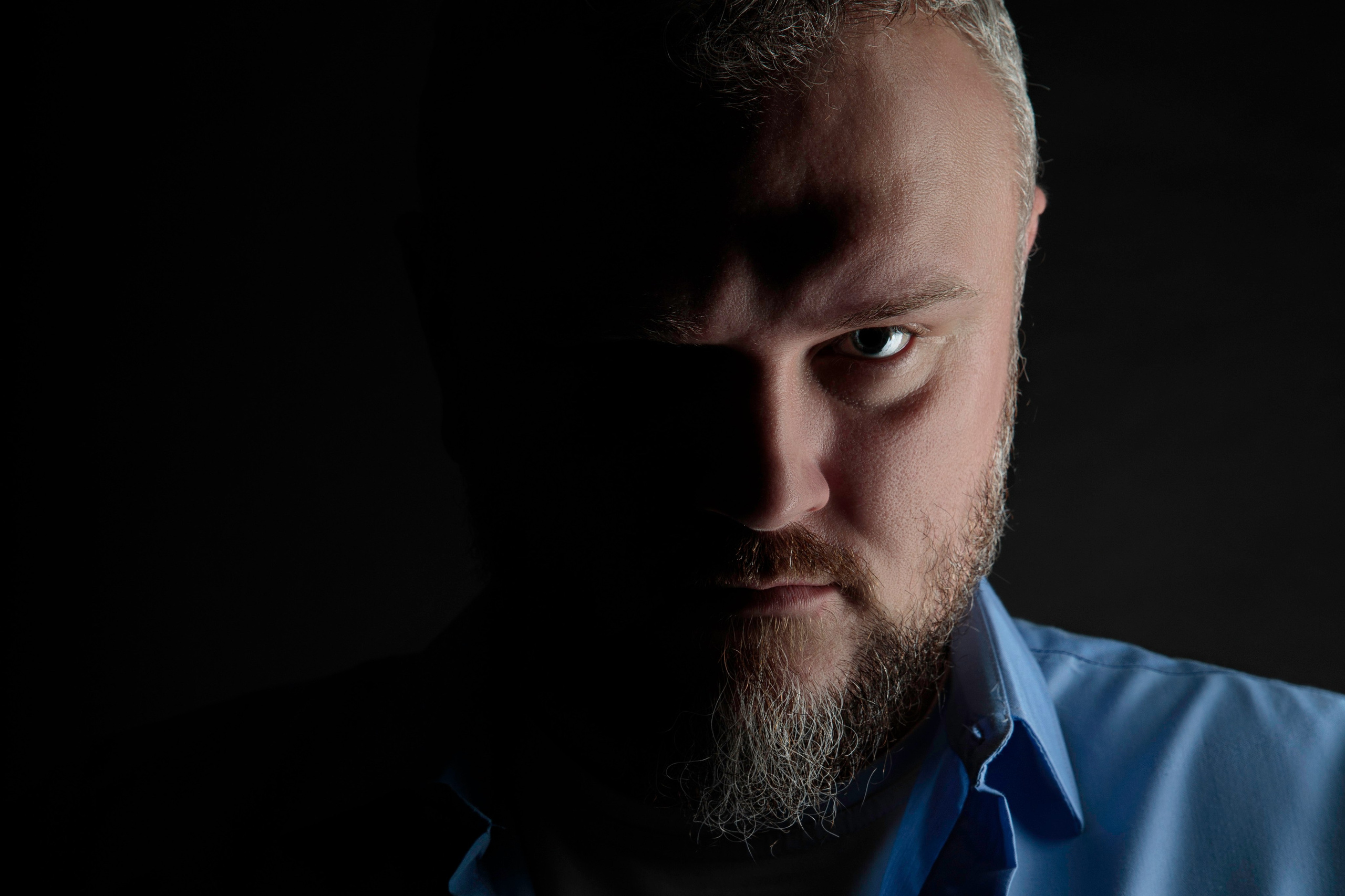 Александр. ФОТОГРАФ РАДОСТИ Фотосессия в студии СПб. Портретный фотограф — Юрий Торлопов