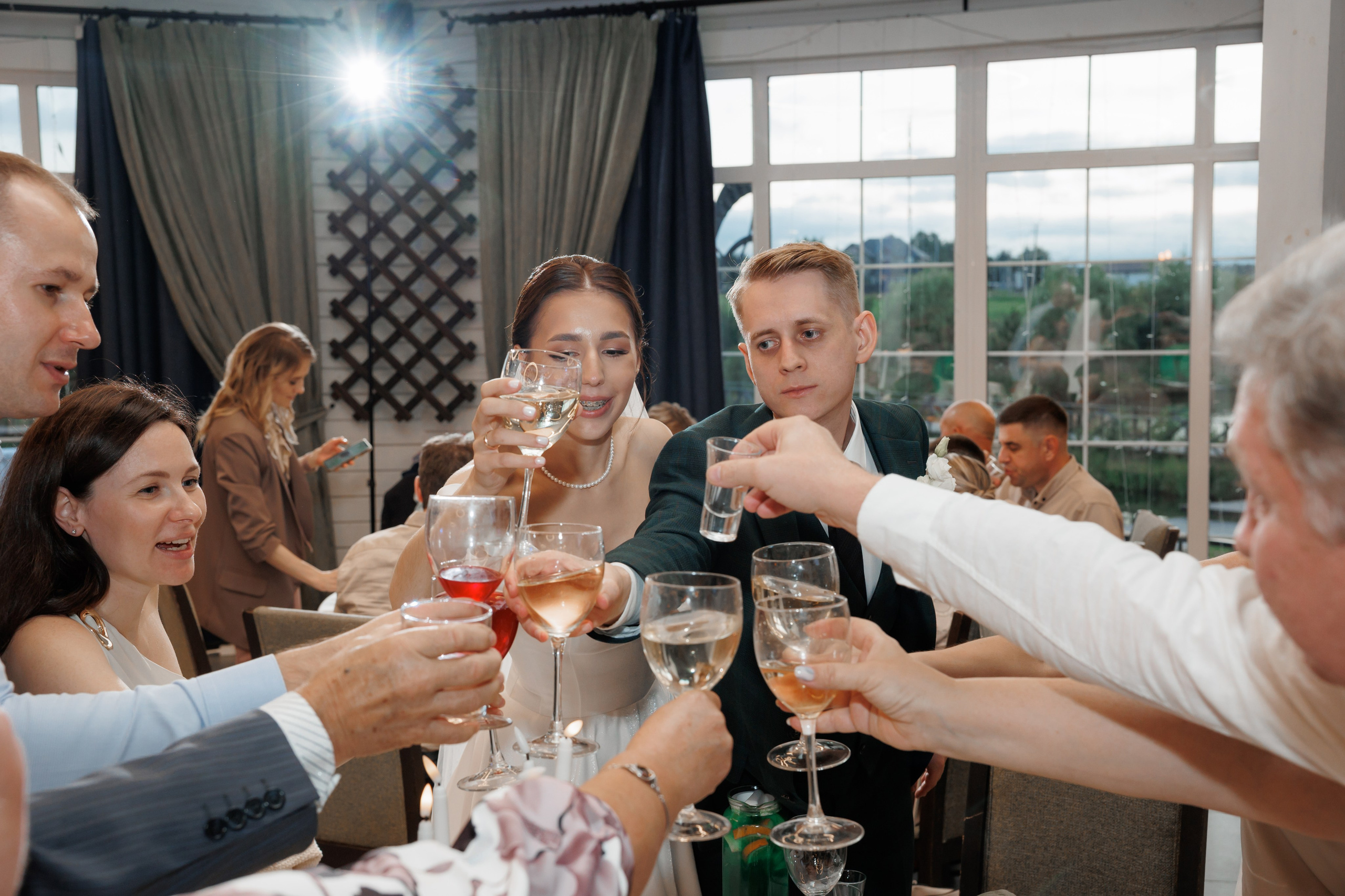 Регистрация в отеле Fish Point, ЗАГС Бутово, прогулка в Остафьево. Свадебный и репортажный фотограф (Москва, Королев и другие)