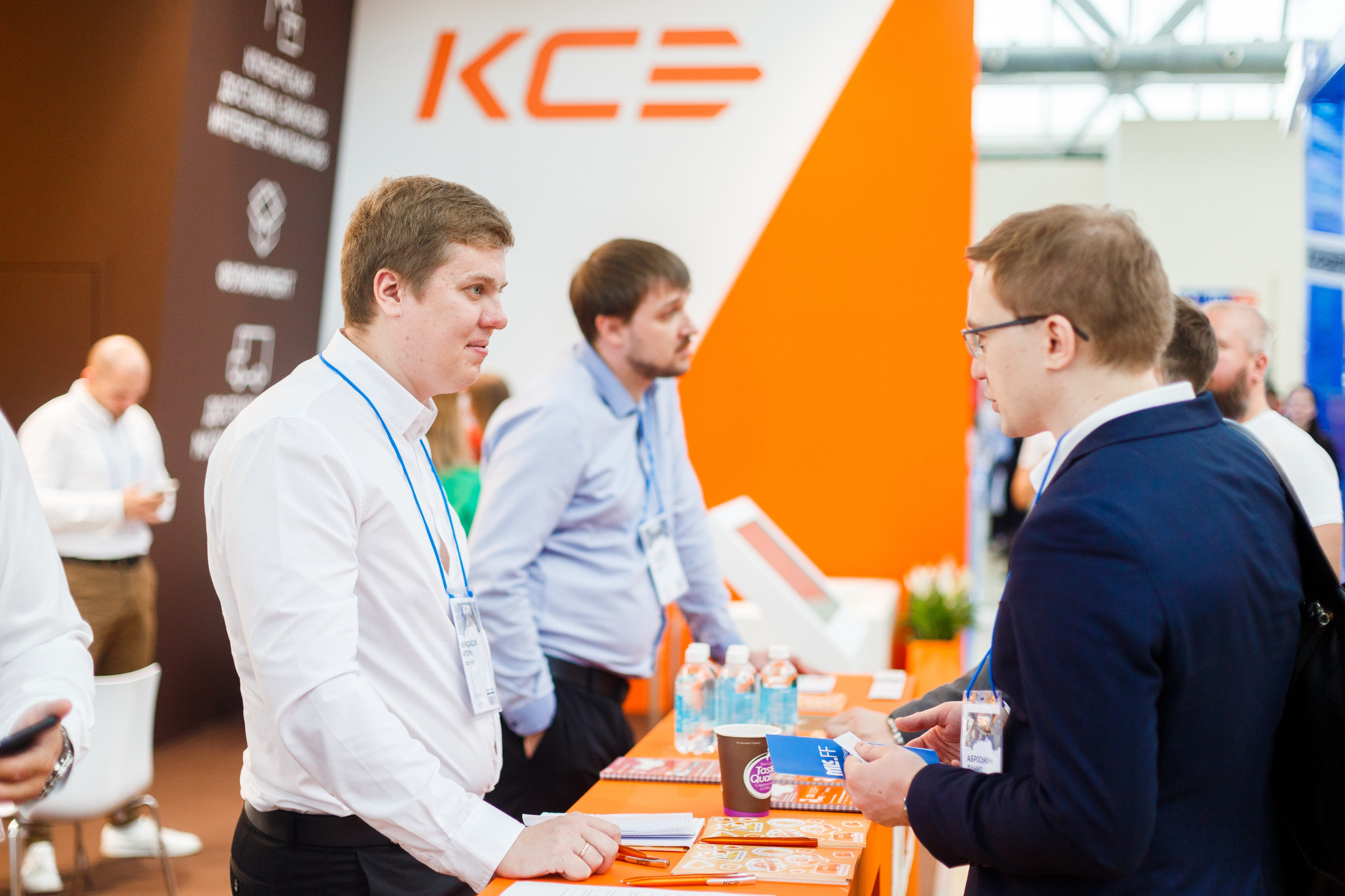 Обзор работы стенда Курьер-сервис. Репортажный фотограф Борис Геер