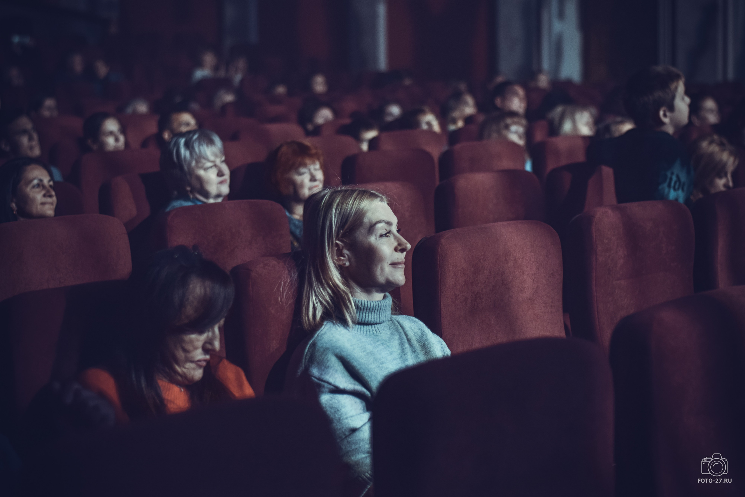 Антон Курдюмов фотограф в Хабаровске Рина Курдюмова фото27 foto27 Антон Дорофеев репортажный репортаж документалист Тони и Рина фотосоздатели ПаПаРоК Философия и любовь сольный концерт ОДОРА Хабаровск