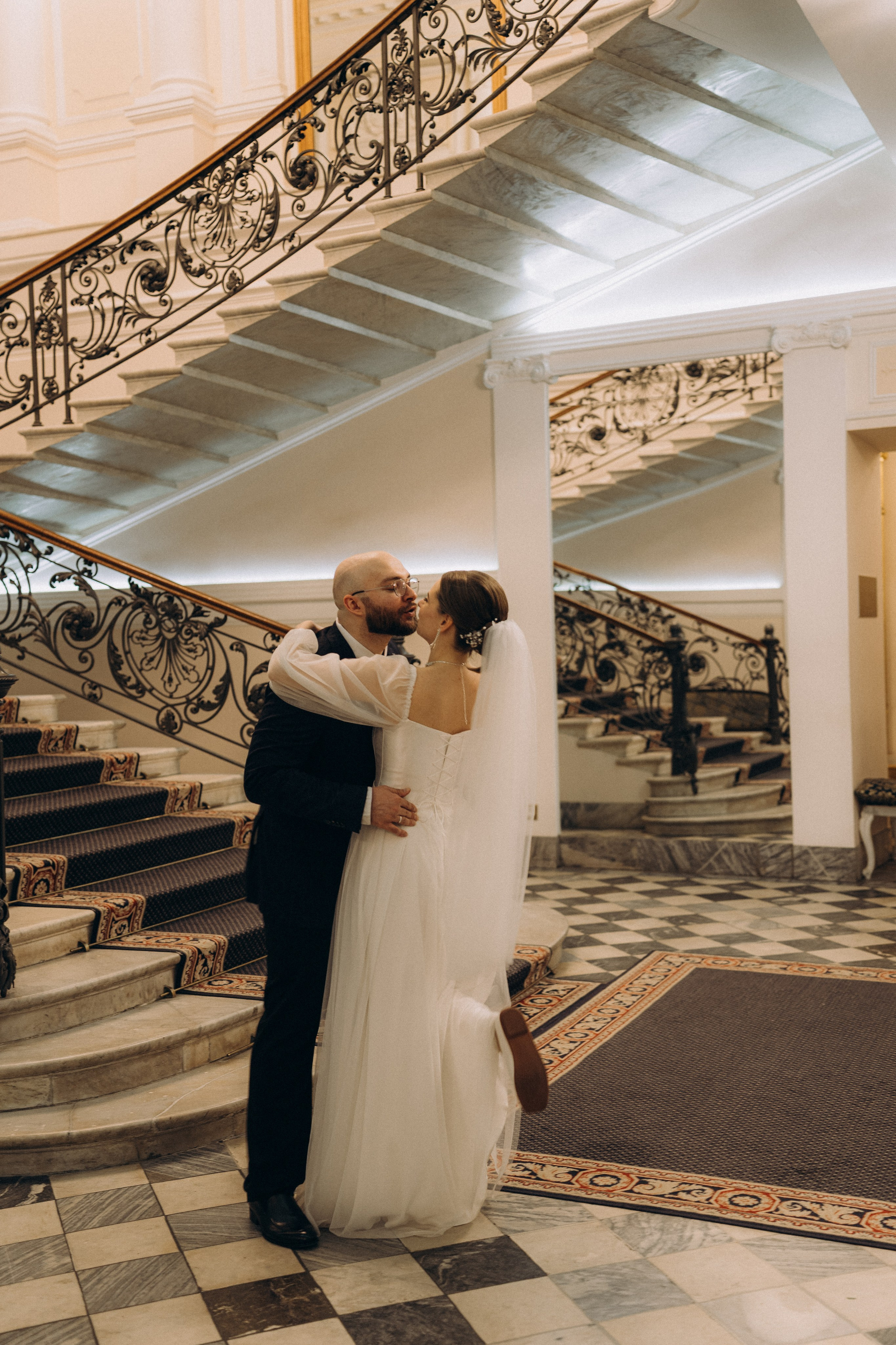 СВАДЕБНАЯ СЬЕМКА ВО ВТОРОМ ДВОРЦЕ (ДЕКАБРЬ) ТАКЖЕ СЬЕМКА В СТУДИИ НА ЧЕРНЫШЕВСКОЙ. Профессиональный фотограф, Санкт-Петербург — Виктория Богомолова