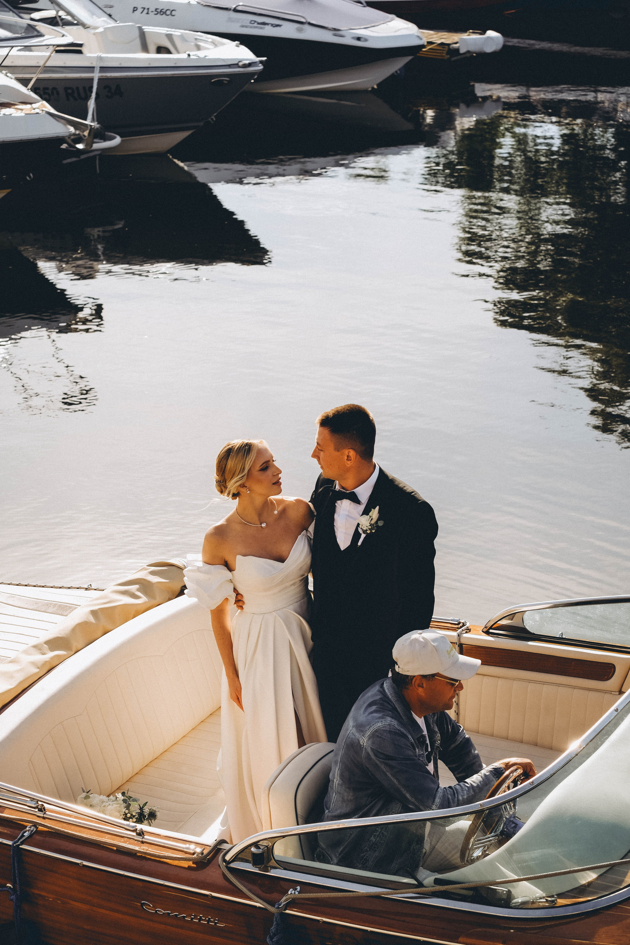 СВАДЕБГНАЯ ПРОГУЛКА ПО КАНАЛ САНКТ-ПЕТЕРБУРГА НА КАТЕРЕ. Профессиональный фотограф, Санкт-Петербург — Виктория Богомолова