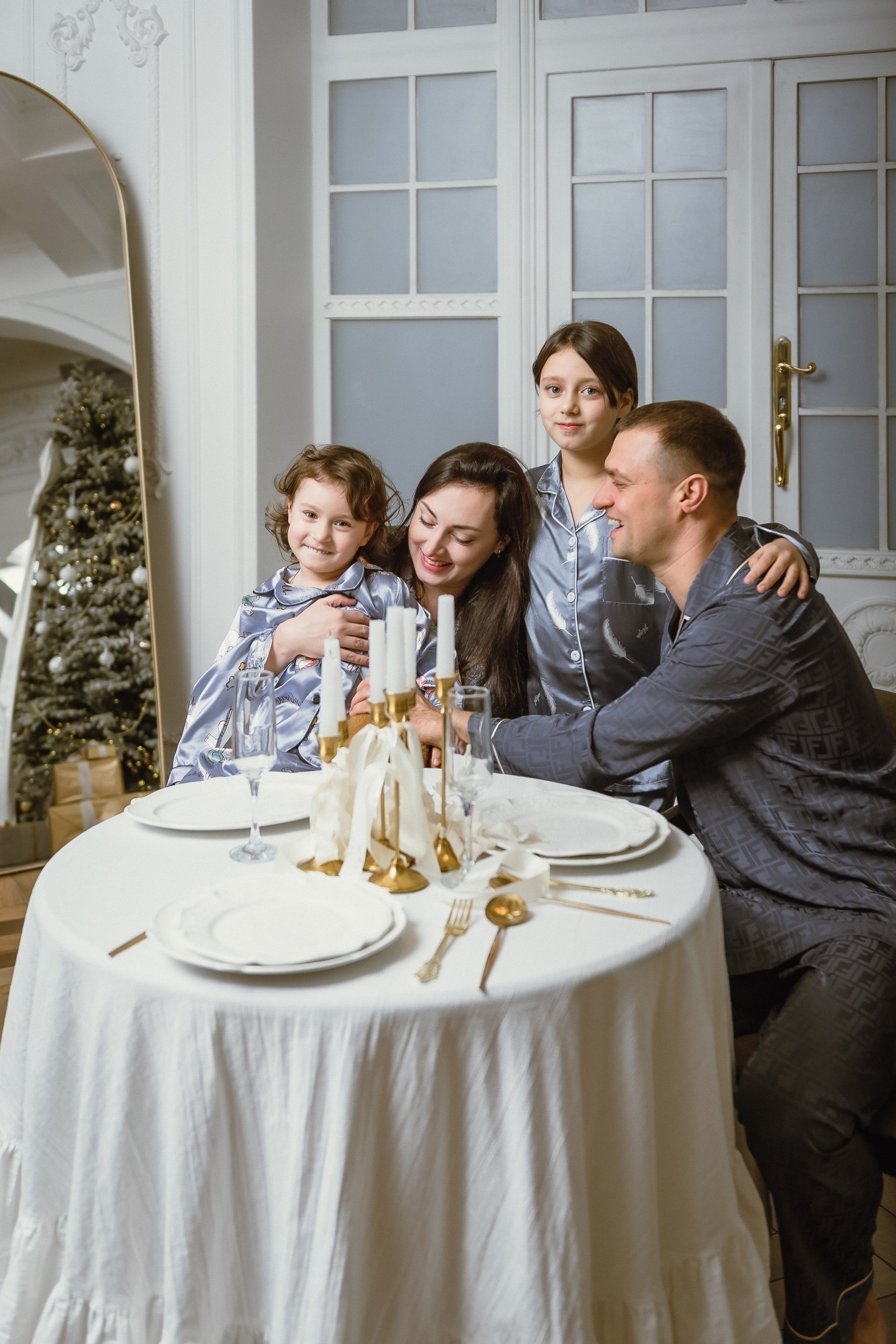 Семейная новогодняя 4 человека. КОНТЕНТ | БРЕНД фотограф Санкт-Петербург — Жанна Олтаржевская