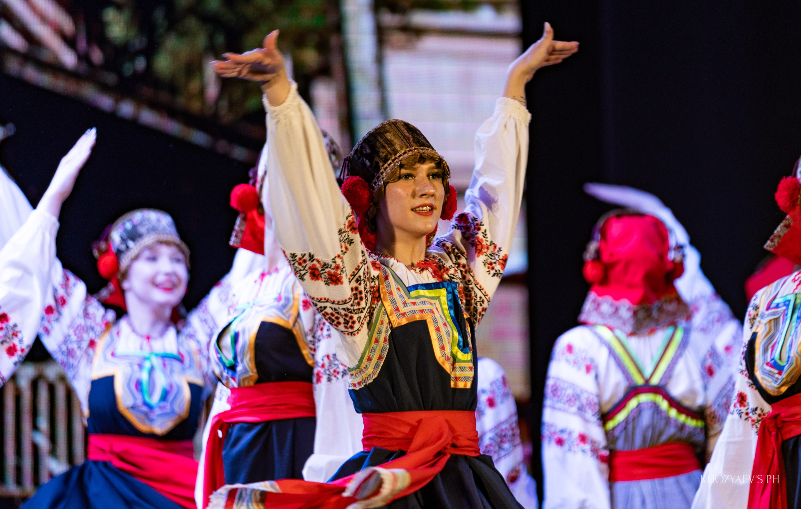 Отчетный концерт Ансамбля танца «Вольный Ветер». Фотограф в Нижнем Новгороде, Дзержинске Олеся Хозяева