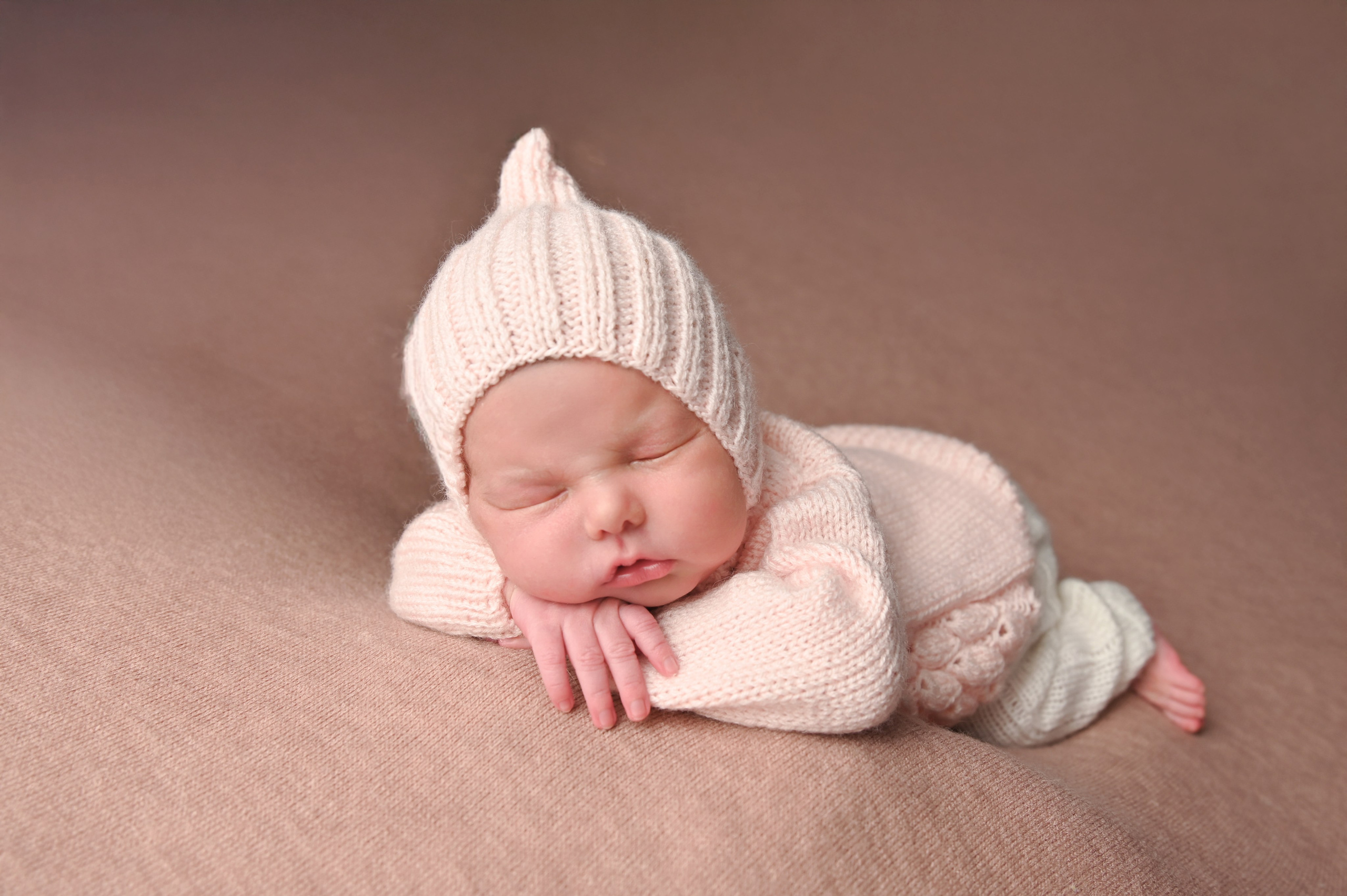 Ясмина 8 дней. Фотограф Новорожденных и семейный Элла Огай г. Сатпаев