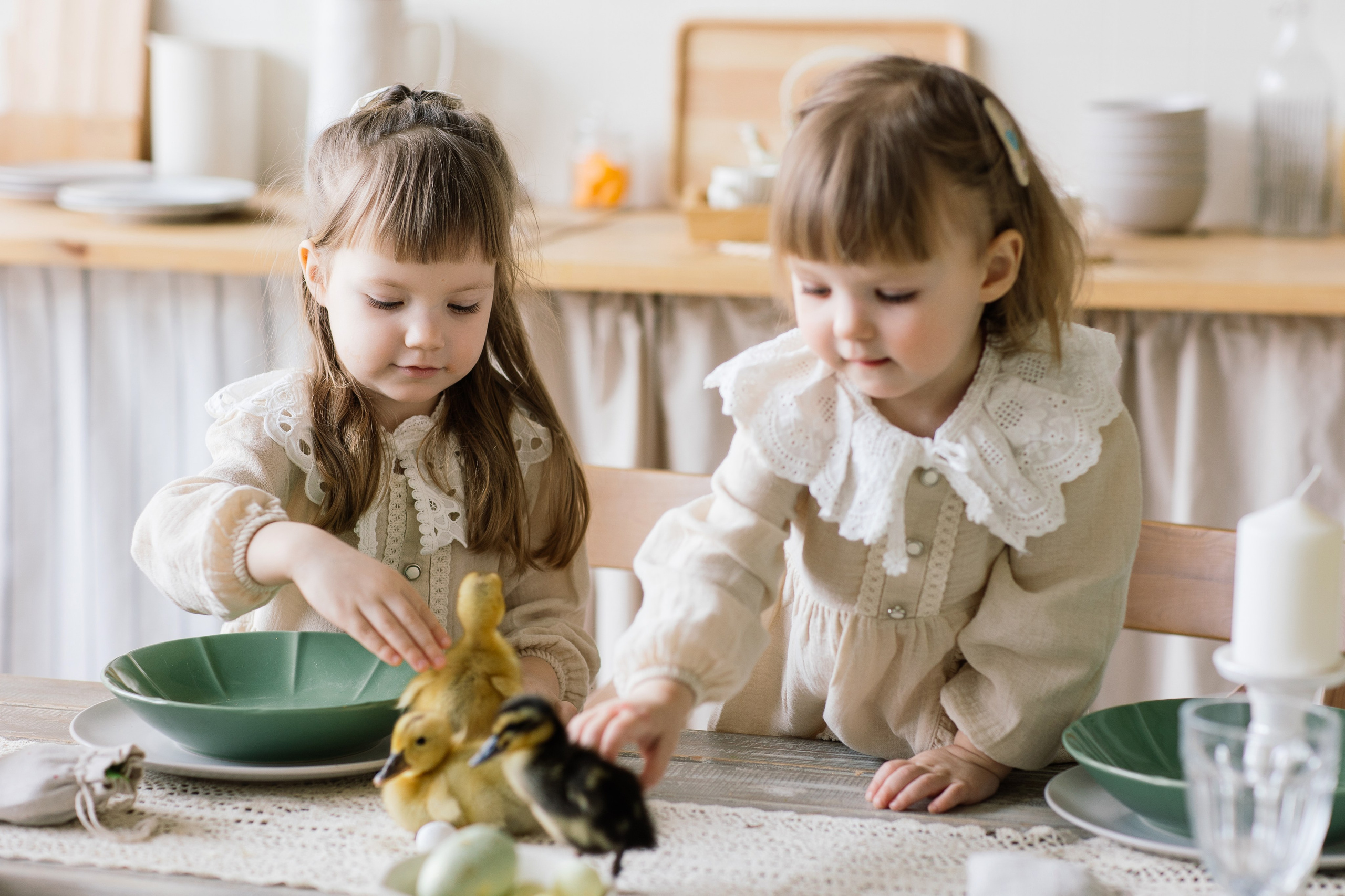 Варя и Мира фотосессия к Пасхе. Семейный фотограф Толстикова Кристина