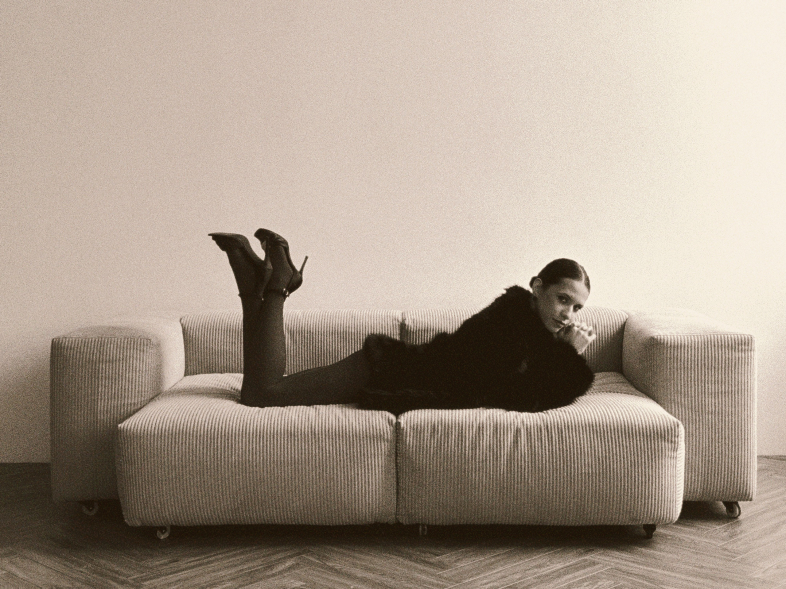 Студийный шик. Чувственный мобильный фотограф в Казани и Сочи Дьяченко Дарья