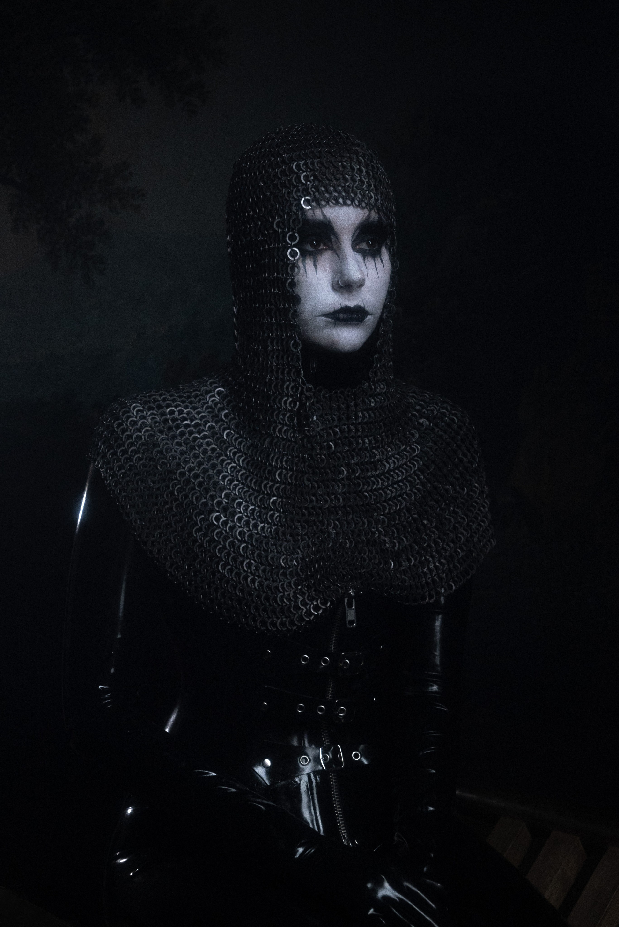 Латекс и кольчуга. Фотограф Александр Никитин. Съёмка в доспехах. Санкт-Петербург. nikitin_photo