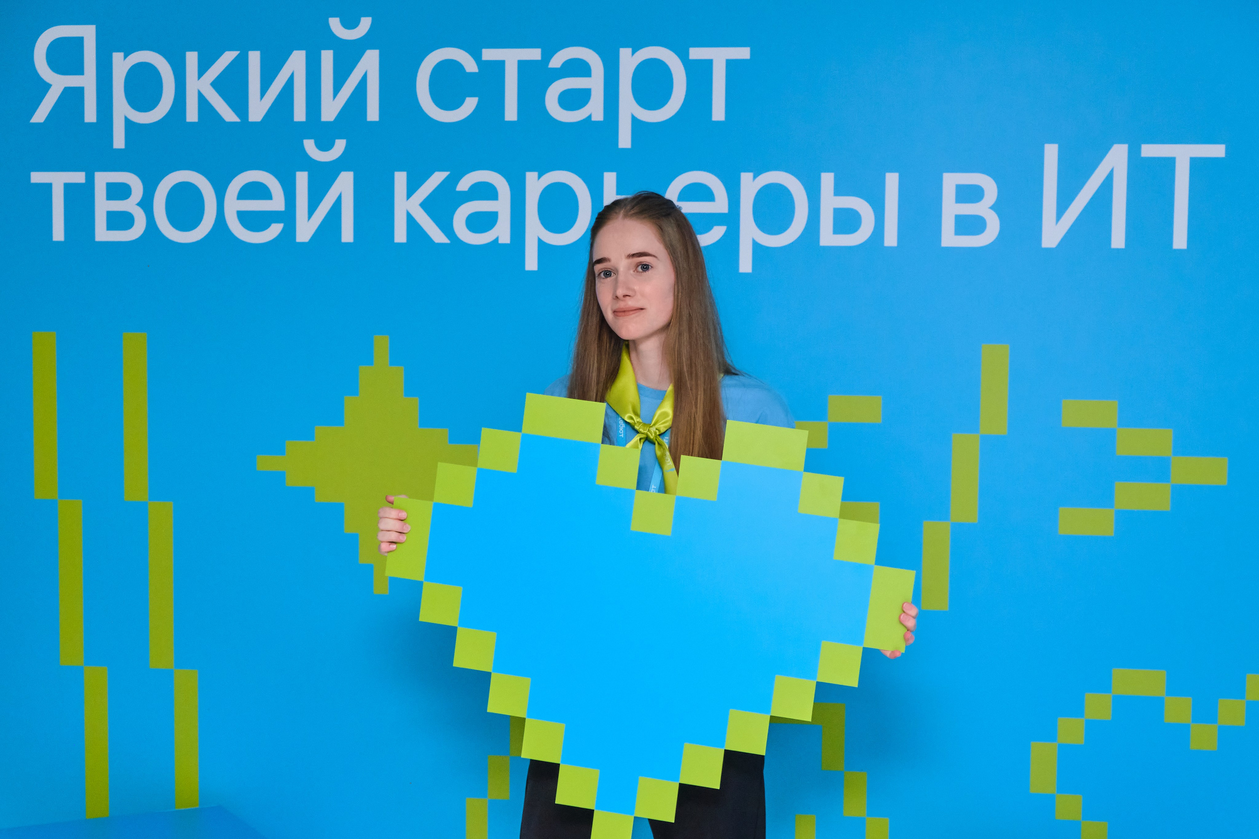 Видеосъемка проектов, промо мероприятий, гала встреч, видеосъемка выставок и видеосъемка форумов. Фотосъемка выставок, мероприятий, форумов