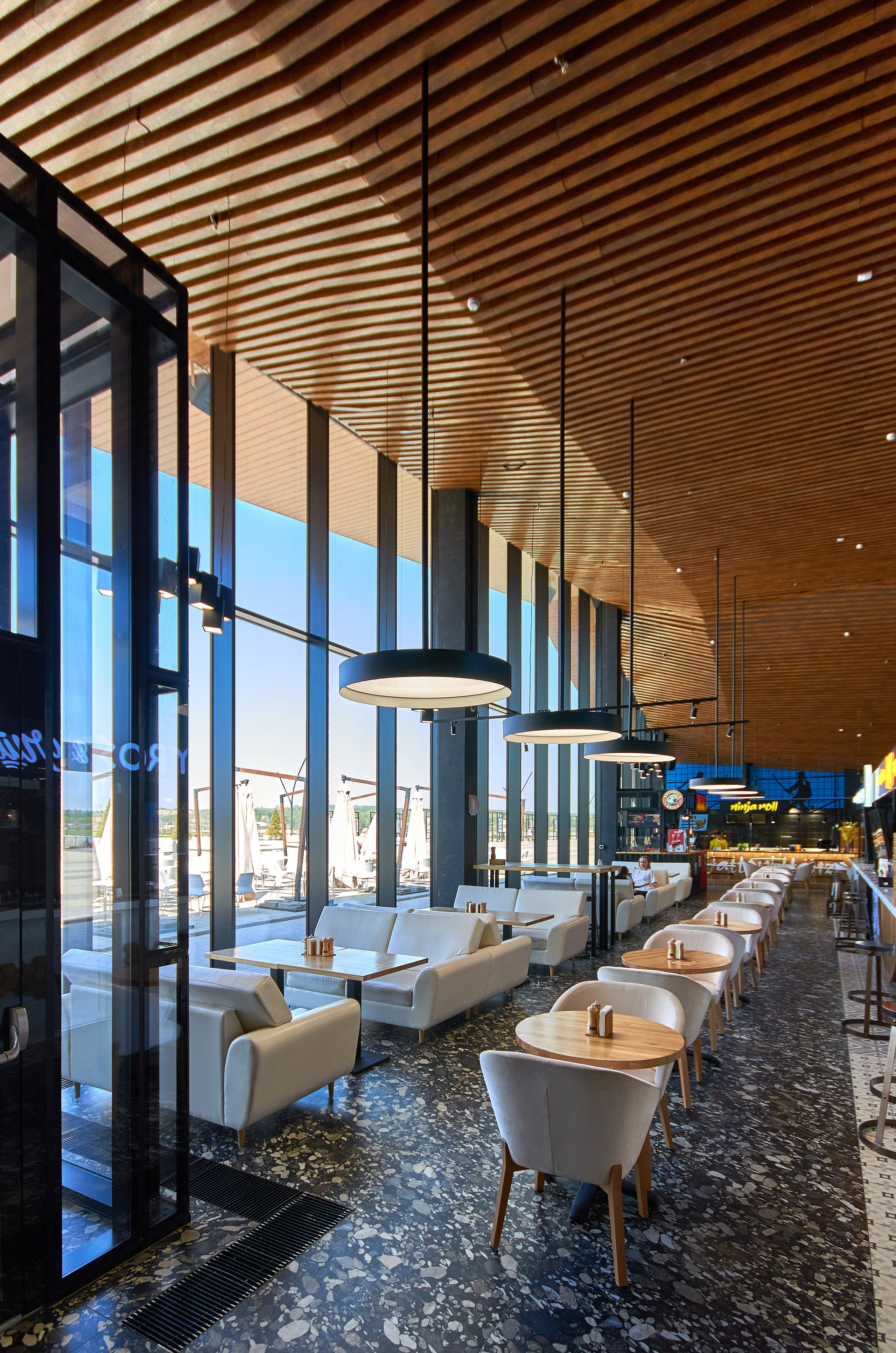 Фудмолл Притяжение. Абросимов Лев интерьерный и архитектурный фотограф