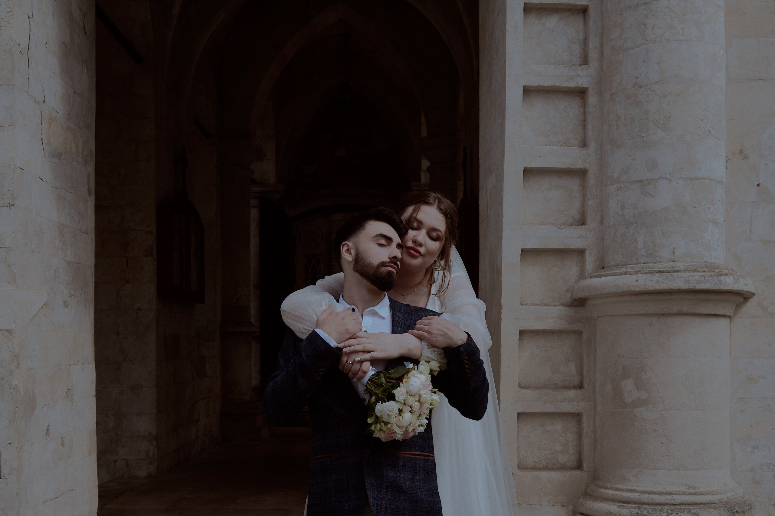 Виктория и Даниэль. Владимирский храм. Фотограф лавстори Москва/МО Приятелева Ангелина