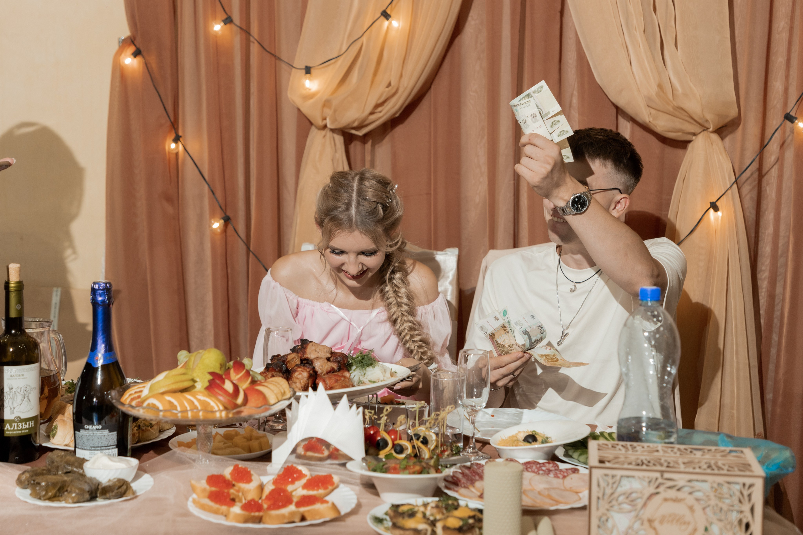 Роман и Александра (банкет). Свадебный фотограф Ангелина Сунгатулина | Саратов | Балаково | Вольск