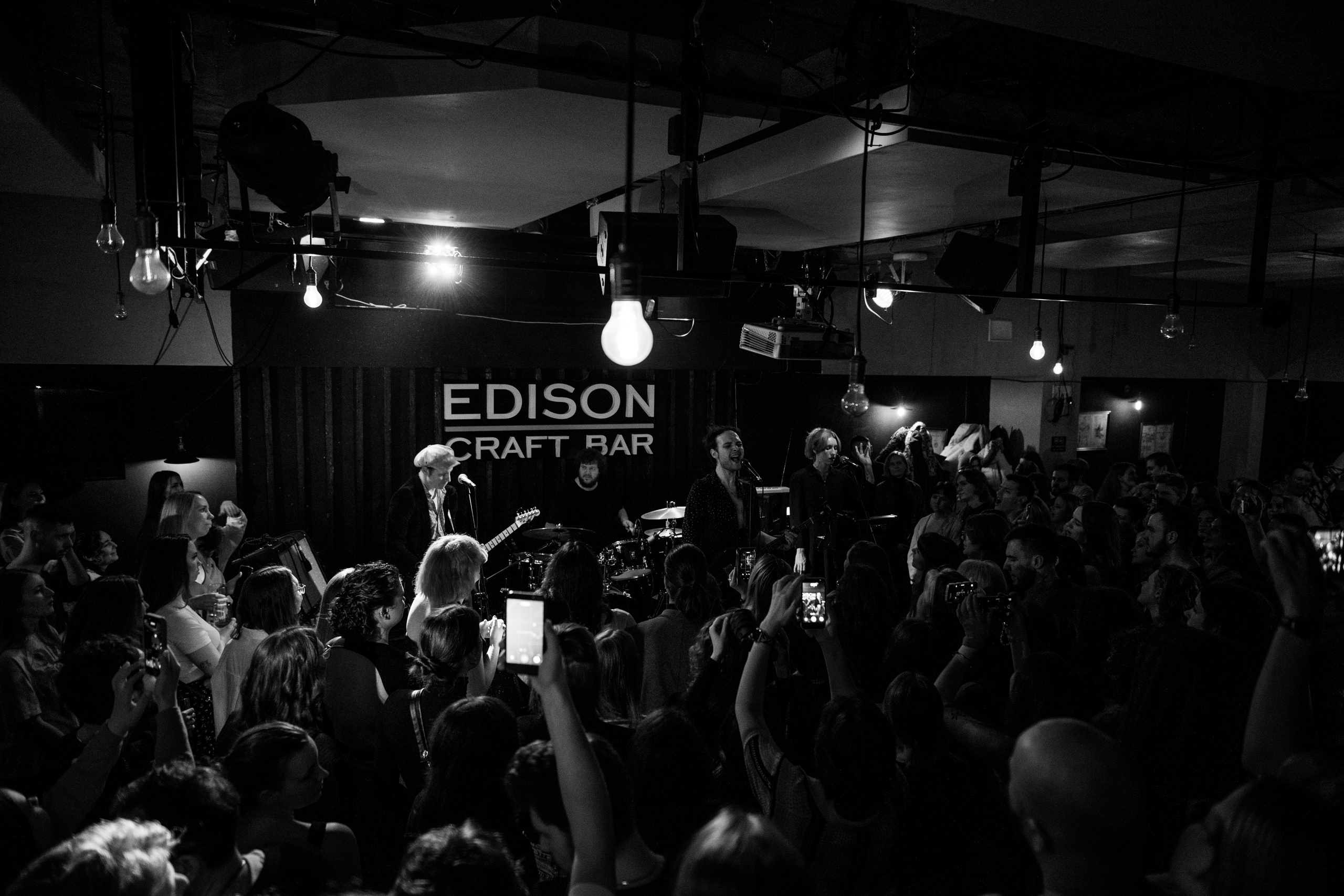 CRAFT BAR EDISON — Диктофон. Свадебный фотограф Иркутск Алексей Шульгин