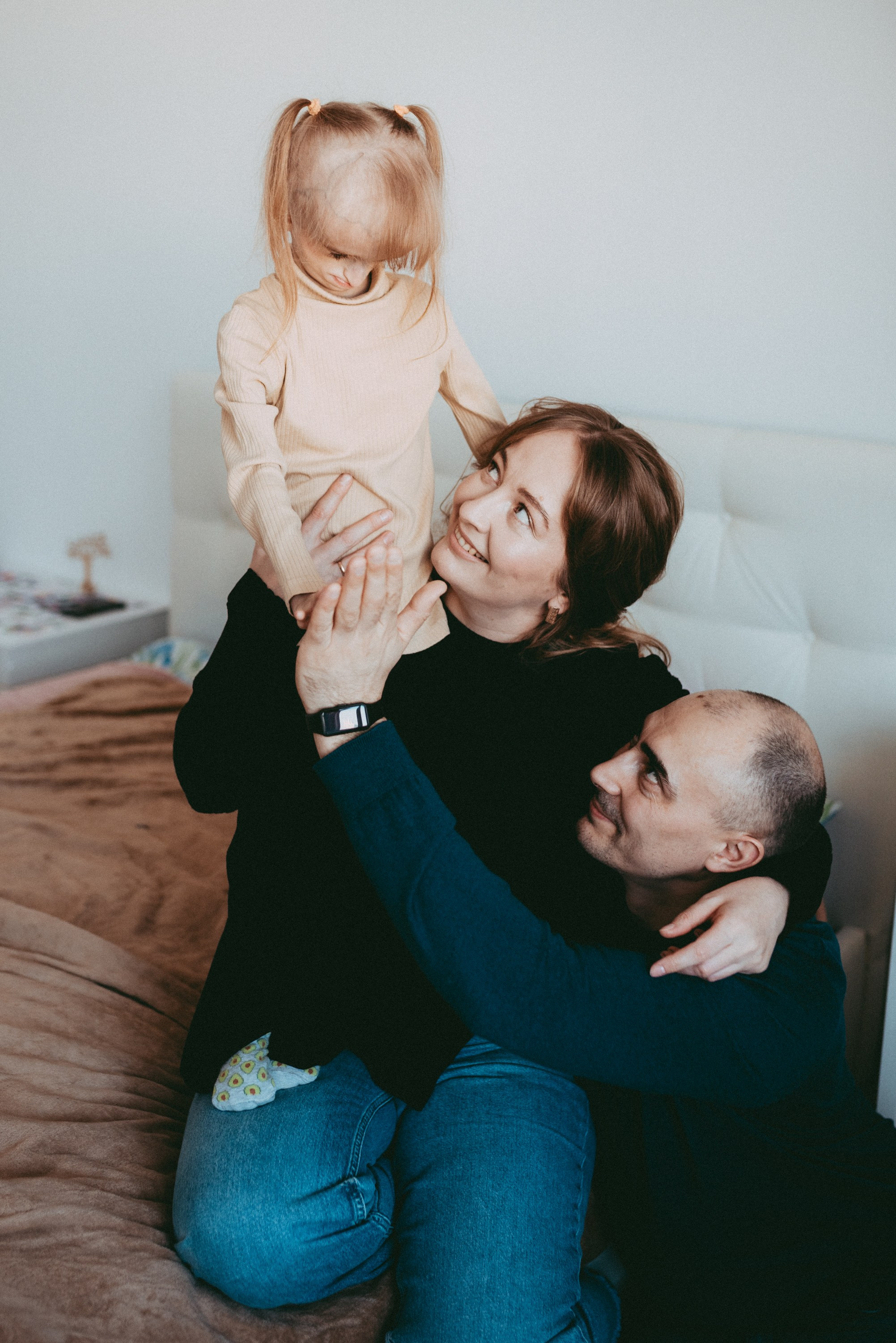 Необыкновенная девочка Маша с мамой Олей и папой Лешей. Семейный и детский фотограф в Новосибирске и Краснообске — Анна Ким