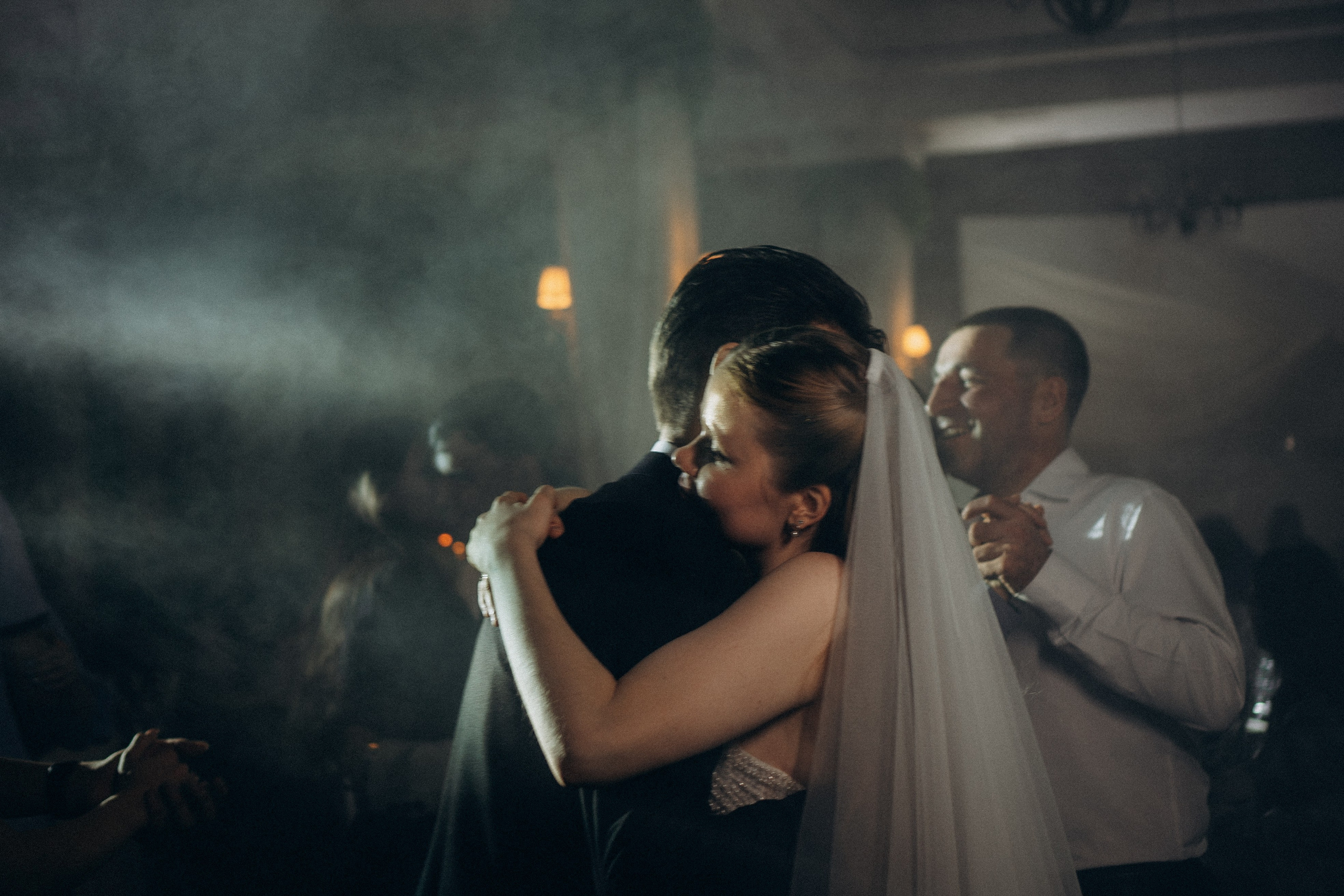 СВАДЕБНАЯ СЬЕМКА СБОРОВ В ОТЕЛЕ И ВЫЕЗД НА ЦЕРЕМОНИЮ (СНЯТО В СИБИРЕ В НИЖНЕВАРТОВСКЕ). Профессиональный фотограф, Санкт-Петербург — Виктория Богомолова