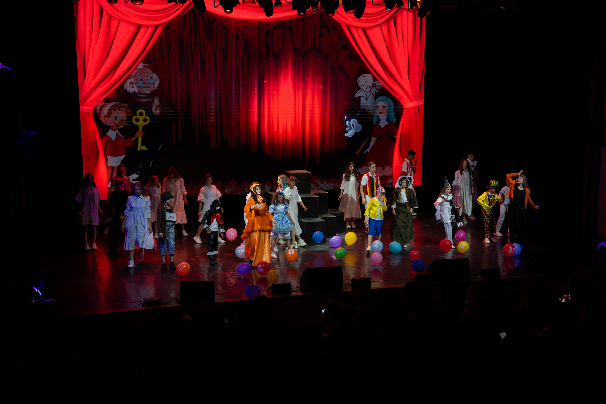 Съёмка благотворительного спектакля «Новая история деревянного мальчика». «Студия DRONAVT`s» — видеосъёмка и фотография г. Москва