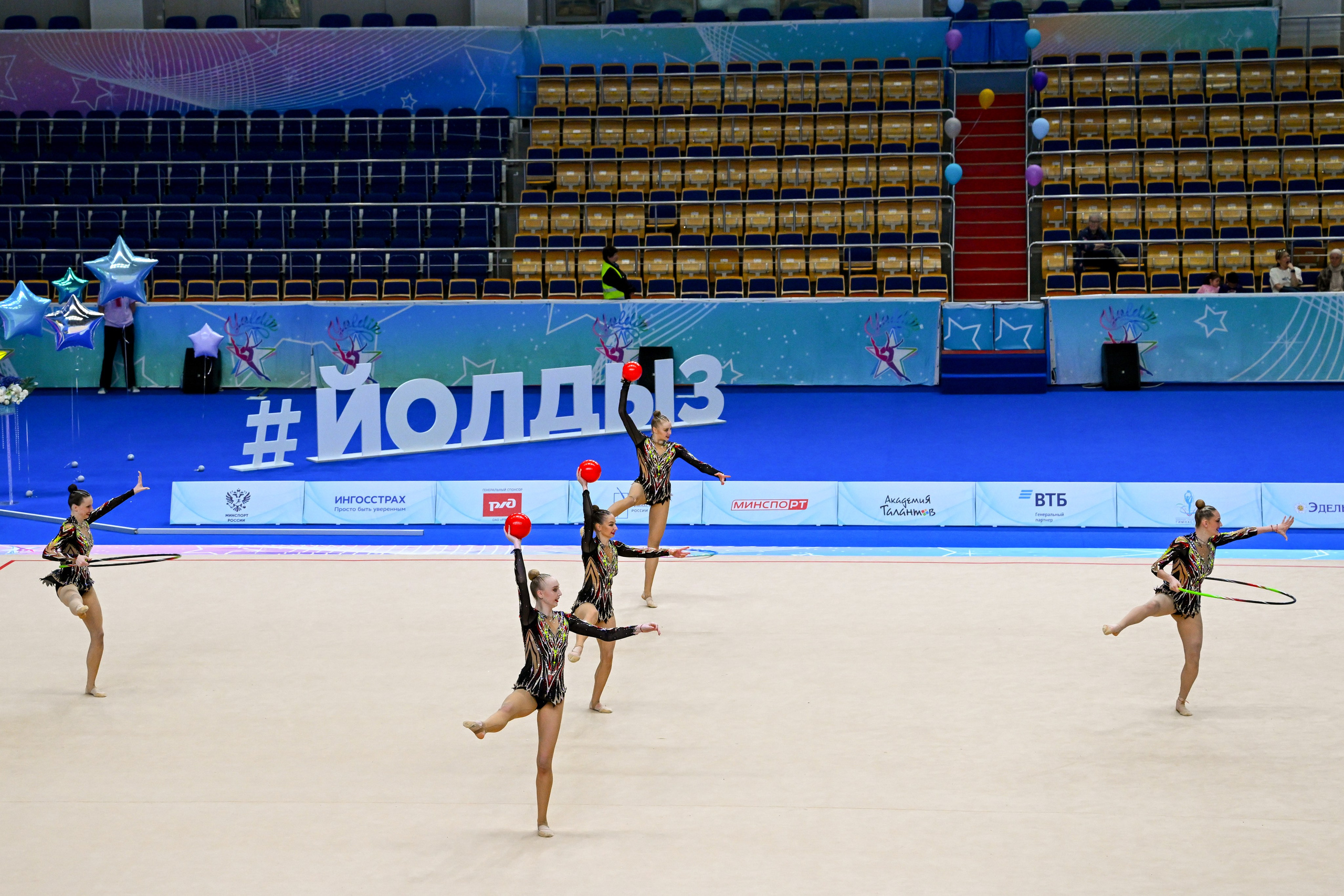 Фотограф художественной гимнастики в Казани. Спортивный и репортажный фотограф в Казани Вячеслав Сатонин