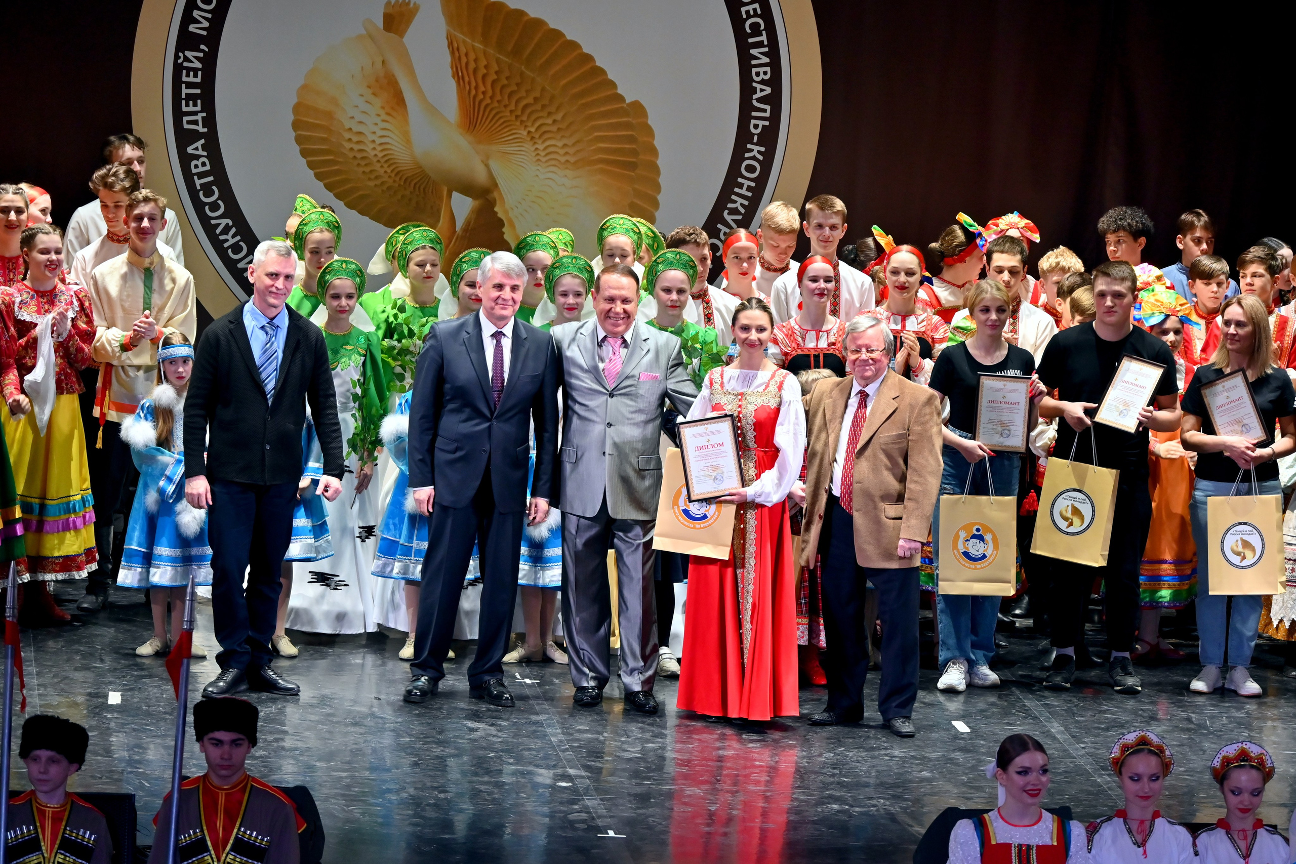 Гала-концерт. Танцуй и пой, Россия Молодая! 22.04.2024. Профессиональный фотограф в Москве Алёна Котова