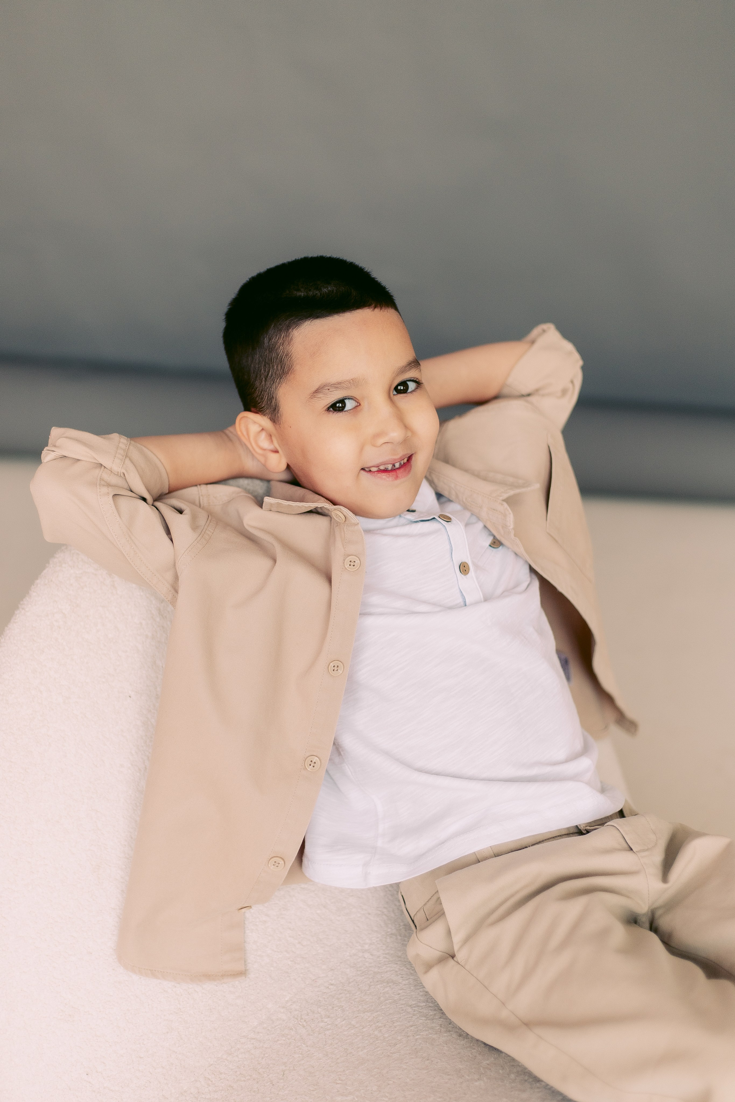 Семейная фотосессия с живыми цветами в фотостудии Zapad. Фотограф в Санкт-Петербурге, Анна Скворцова