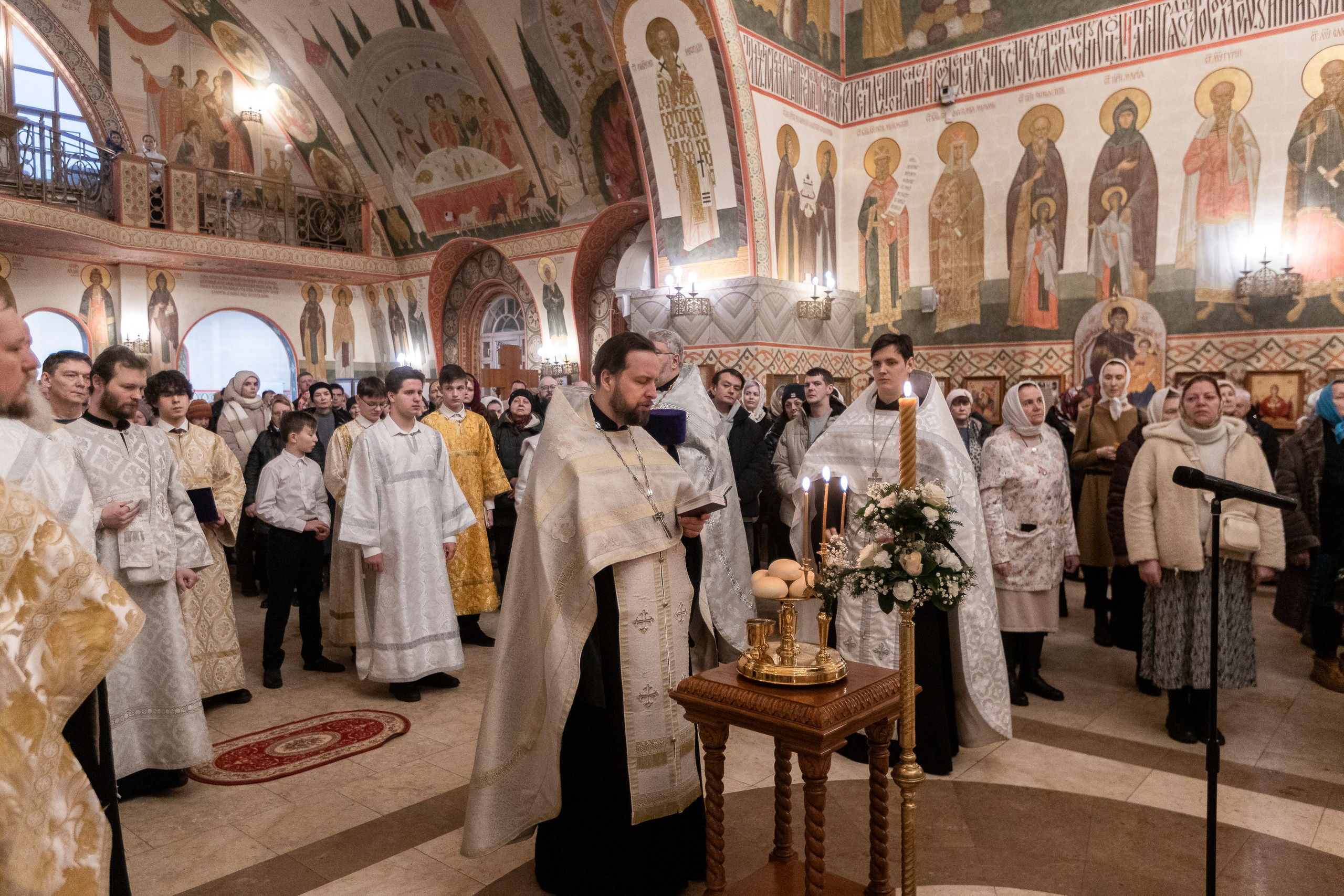 Рождество в храме Св. Вмч. Димитрия Солунского. Интерьерный фотограф в Москве Роман Потапов