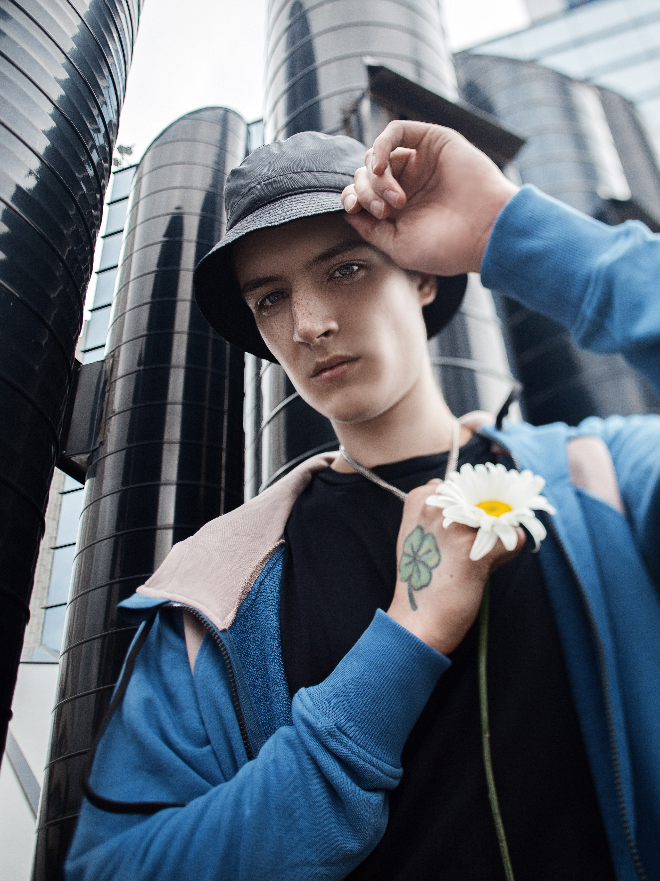 Лук бук Tolyboy. Каталожный и предметный фотограф в Москве Анна Nesmeliva