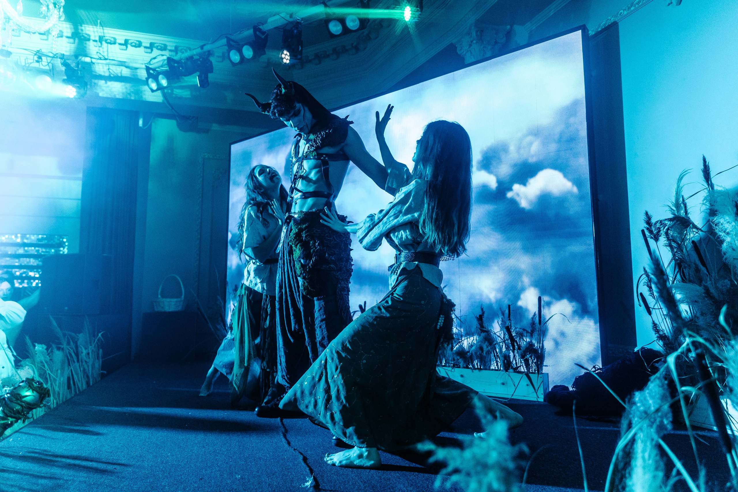 МЕГАДЕВИЧНИК 8 марта. Портфолио свадебного фотографа. Роман Каргаполов