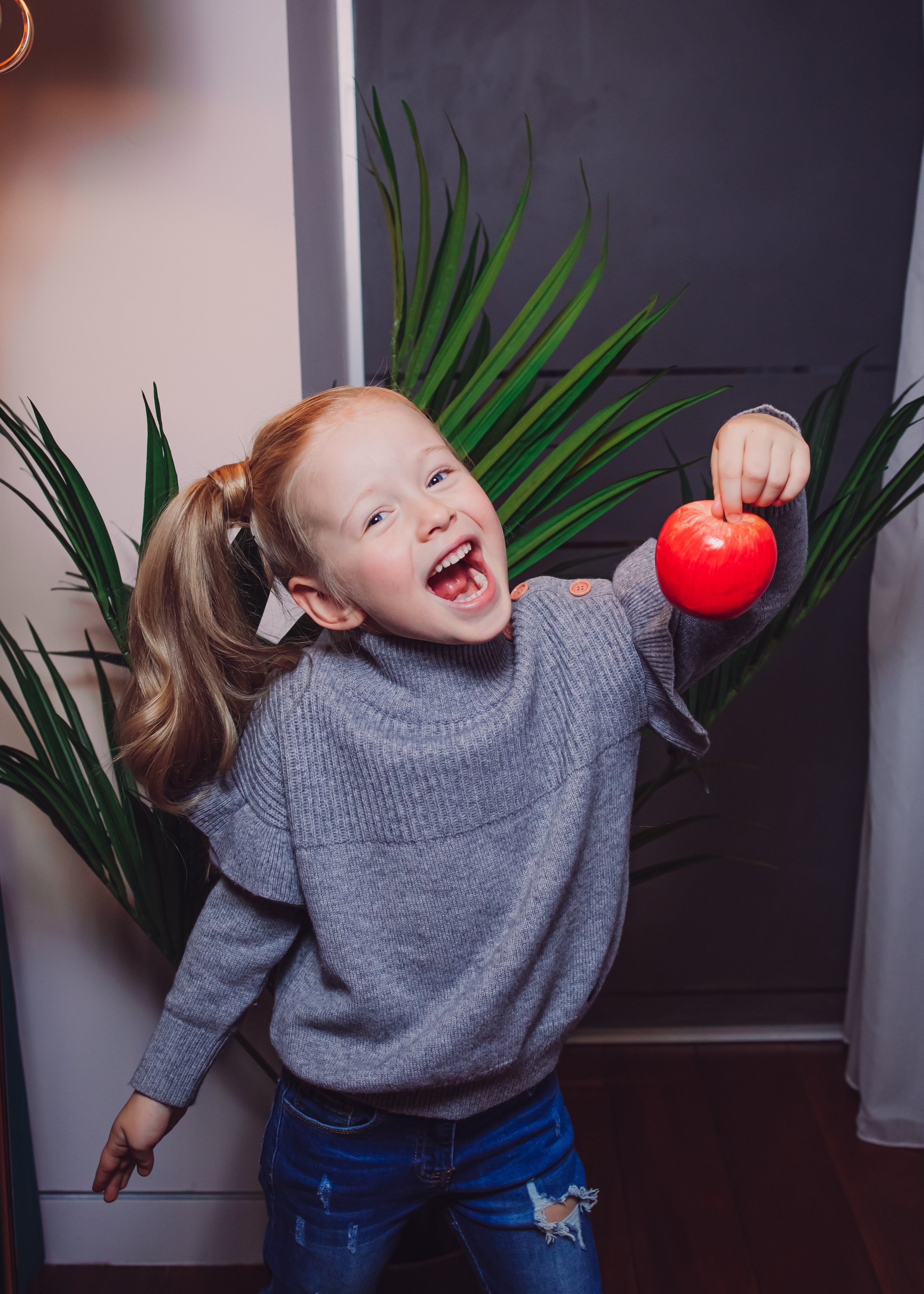 Новогодняя съемка в студии Алеси Марии. Агенство фотографов под любой запрос. Москва