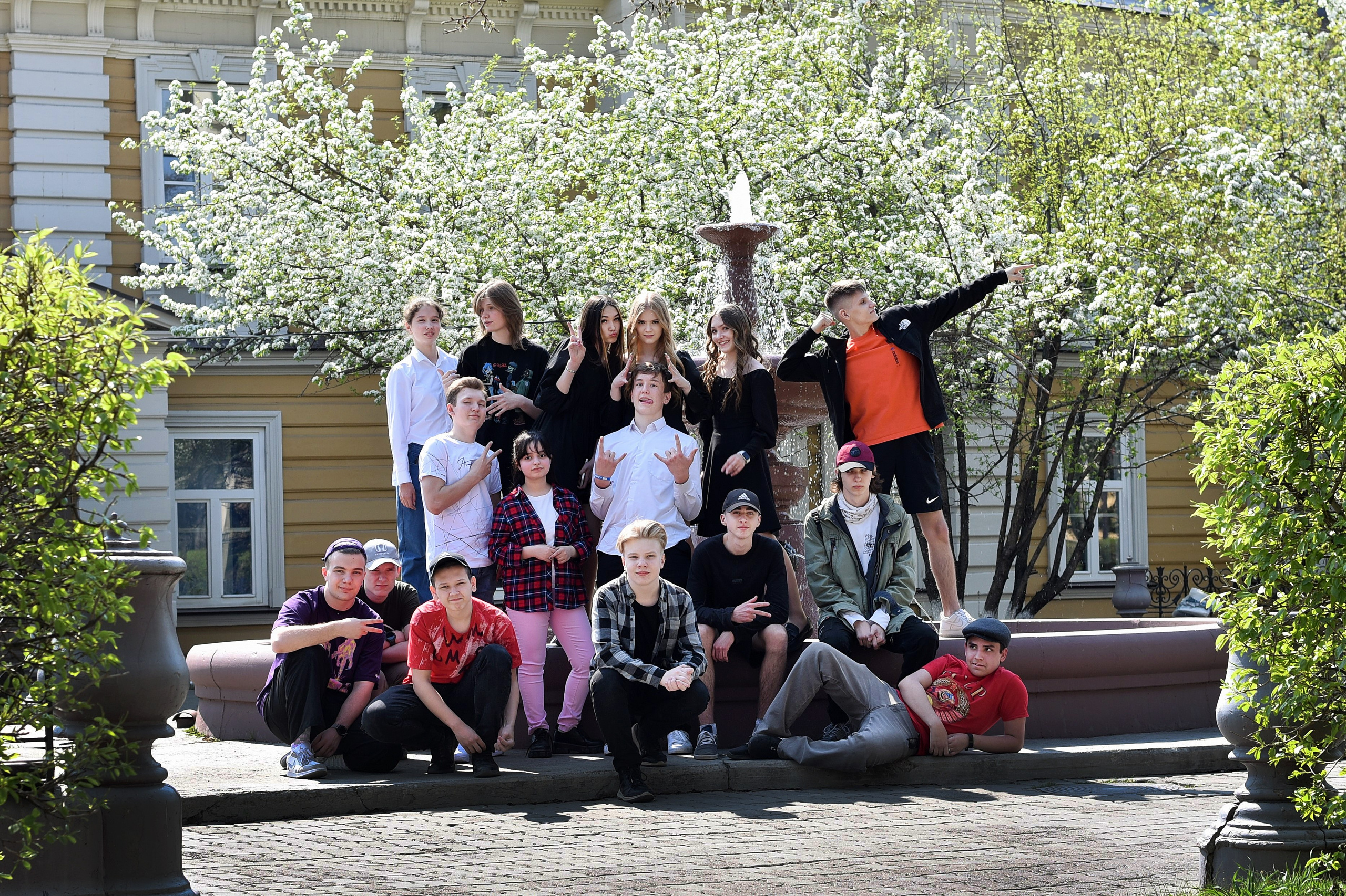 ФОТОСЕССИЯ В ПАРКЕ весна. Школьный фотограф ЛАРИСА МАТВЕЕНКО