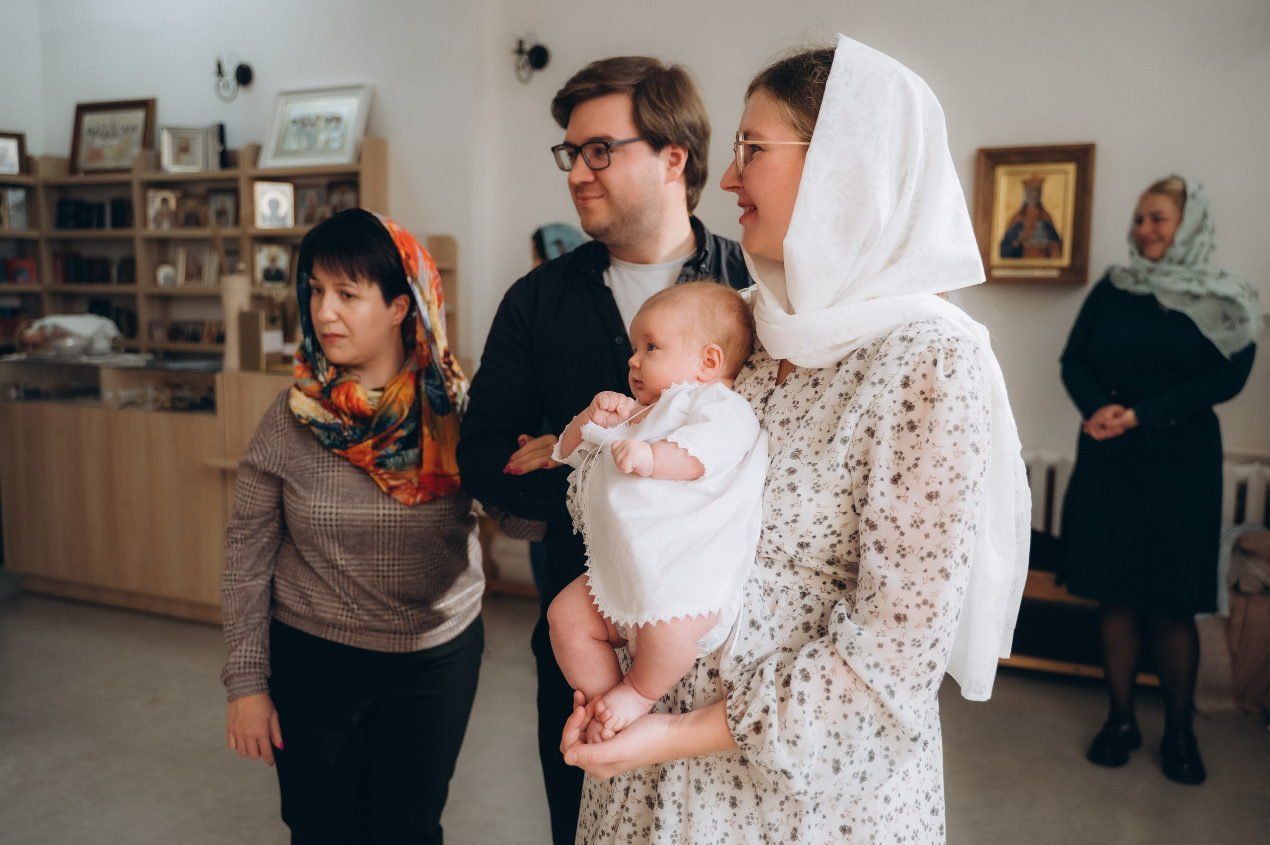 Крещение Ромы (Приход храма святой Равноапостольной княгини Ольги). Семейный фотограф в Минске Дарья Дреко