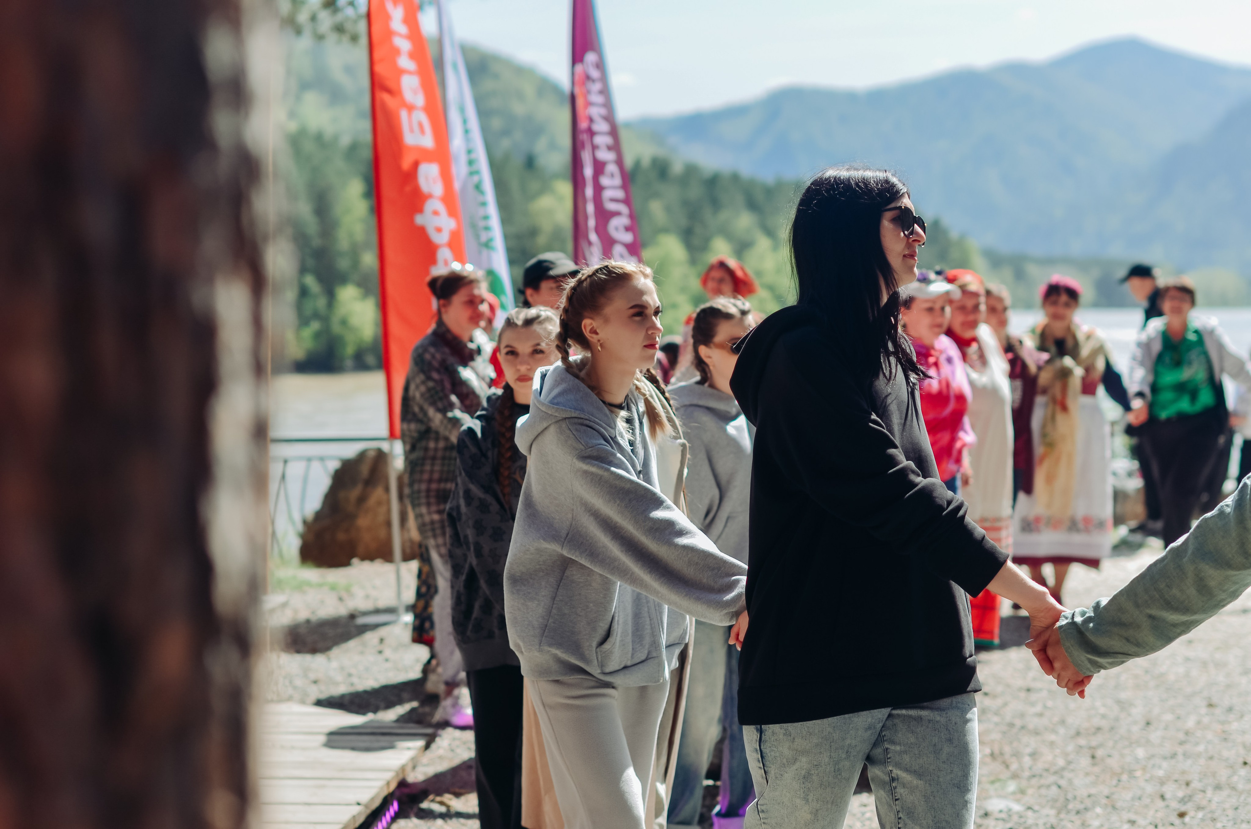 Фестиваль «Цветение Маральника на Алтае 2025». Фоторепортаж. Денисова Аля — фотограф для парных съемок и индивидуальных историй в Барнауле