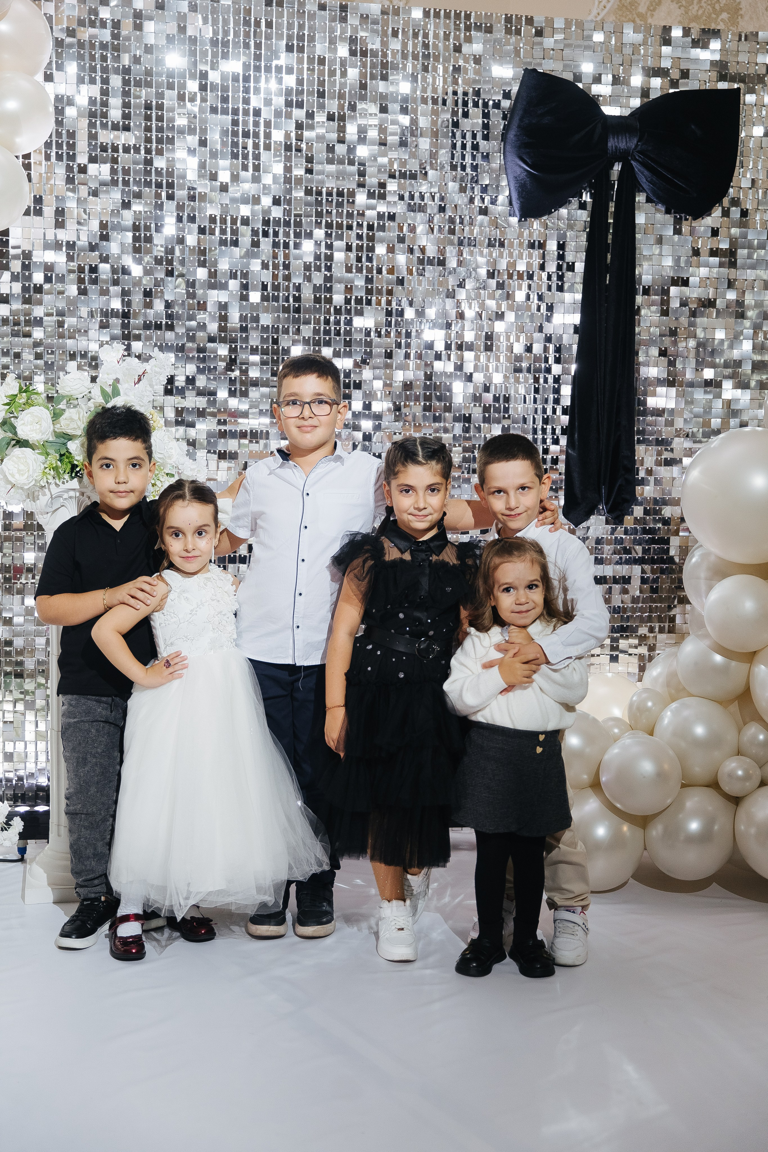 Ани и Назели. 35&5 День рождения, «Янтарь». Фотограф в Красноярске Надежда Воскресенская