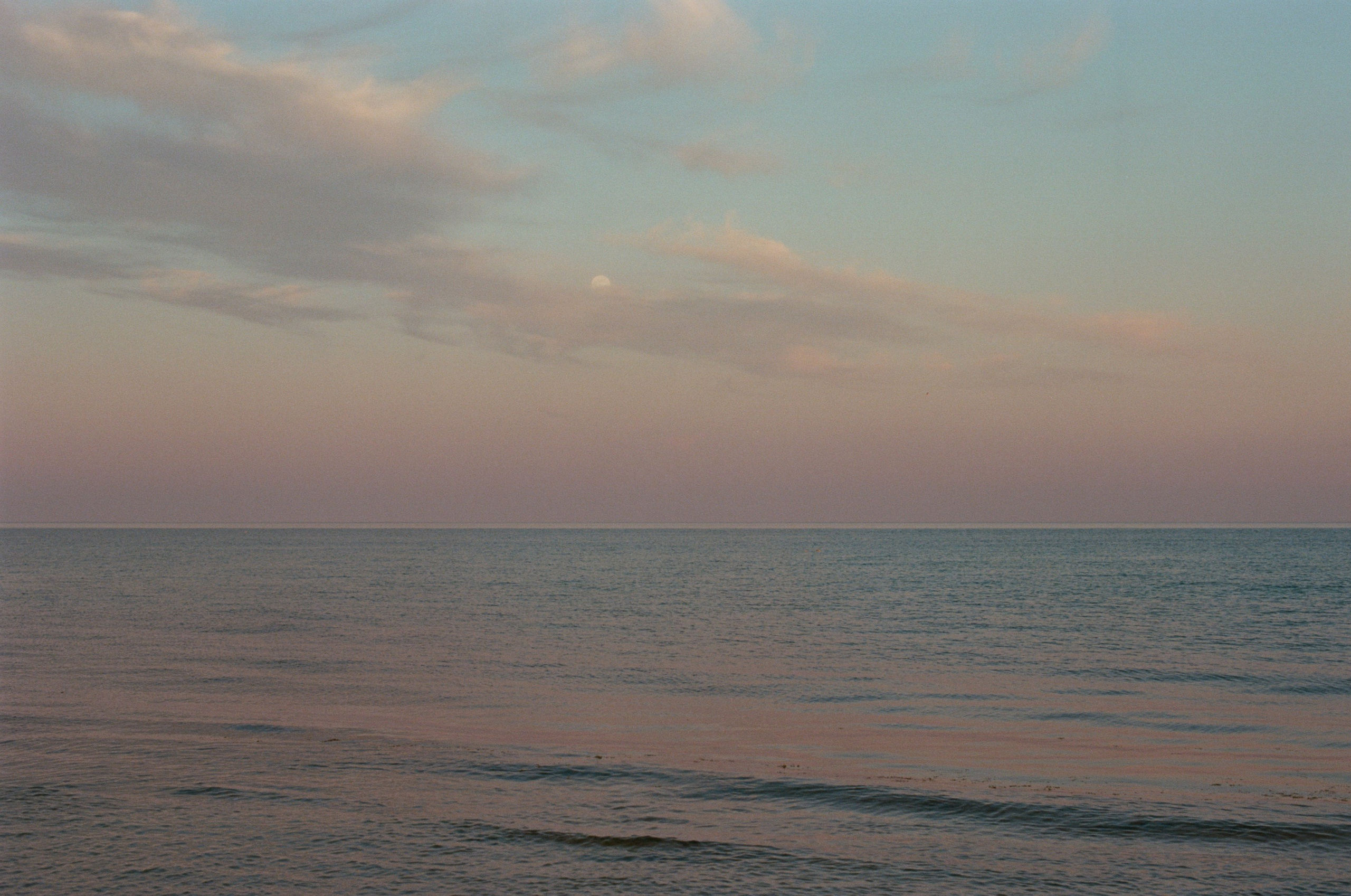 Champagne supernova // ukraine, crimea III. EVER EXPOSED