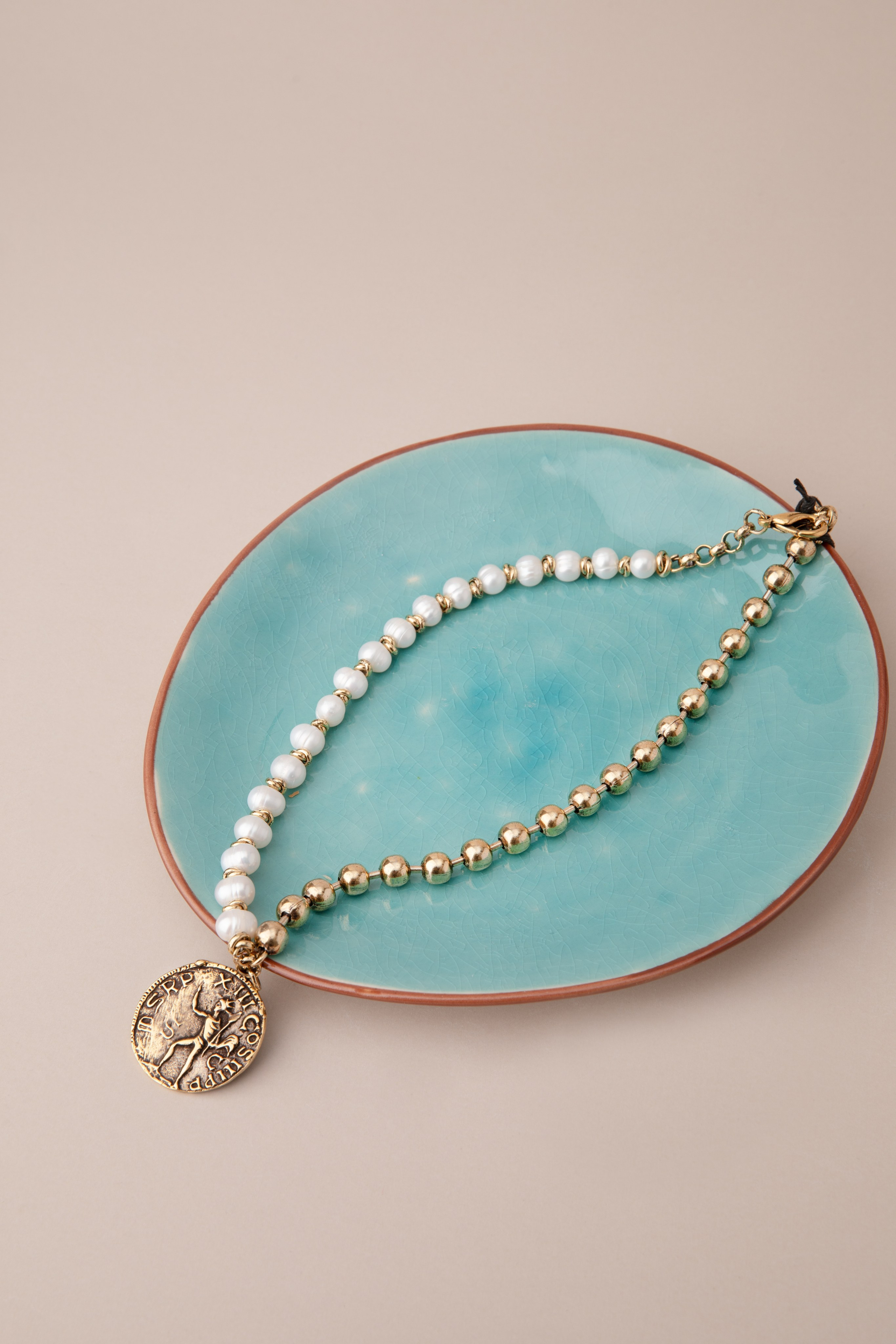 Украшения. Фотостудия предметной и модельной съёмки для маркетплейсов