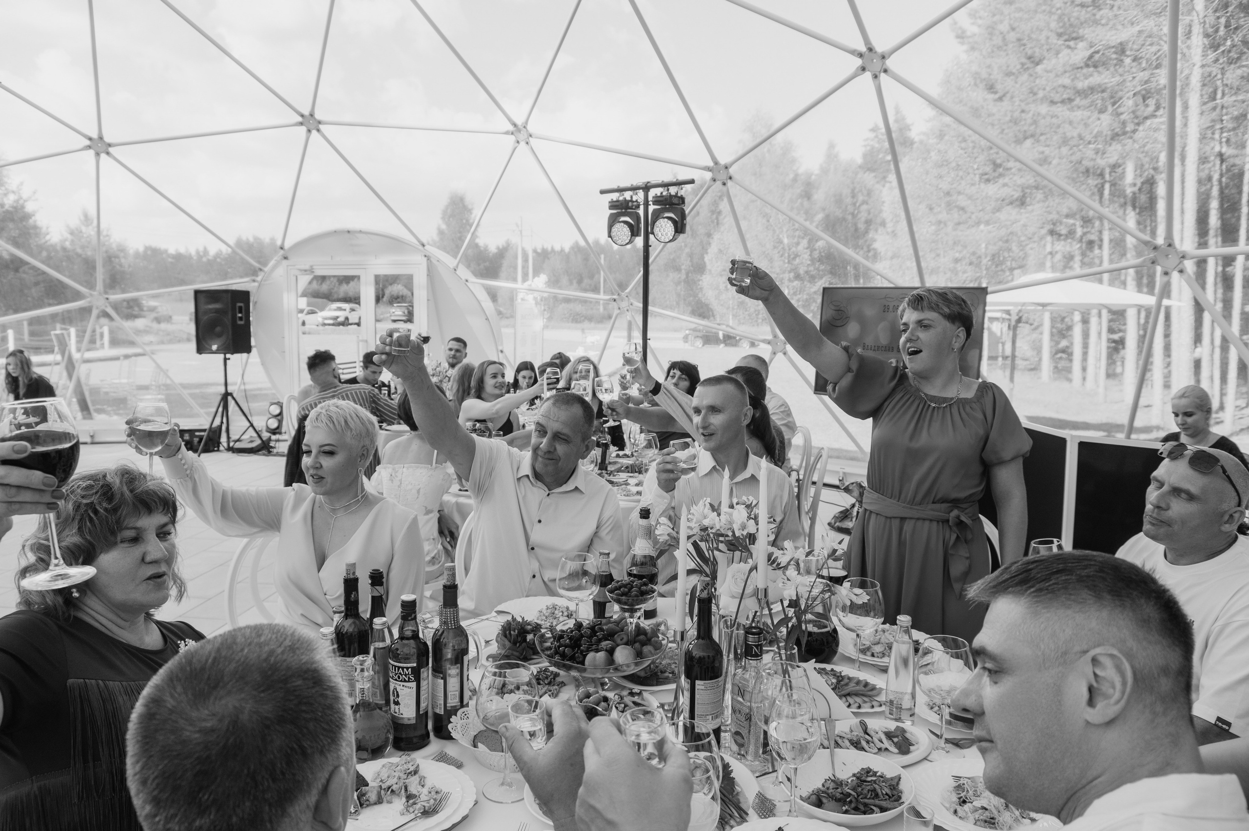 Свадебная фотосессия с утром невесты и красивым свадебным банкетом. Свадебный фотограф в Твери, Москве и Санкт-Петербурге Денисова Екатерина