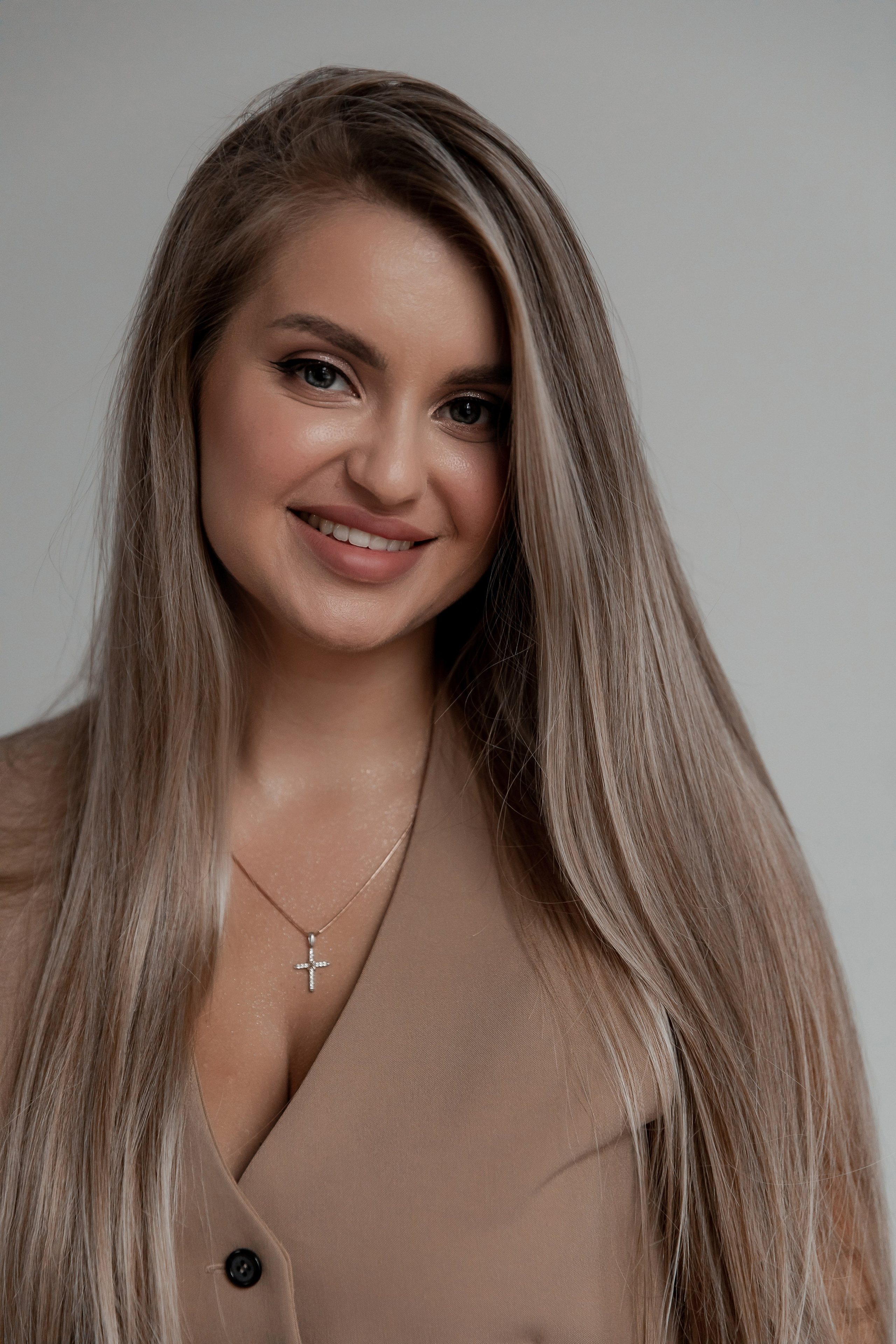 Юлия мастер перманента. Свадебный и семейный фотограф Александра Кос