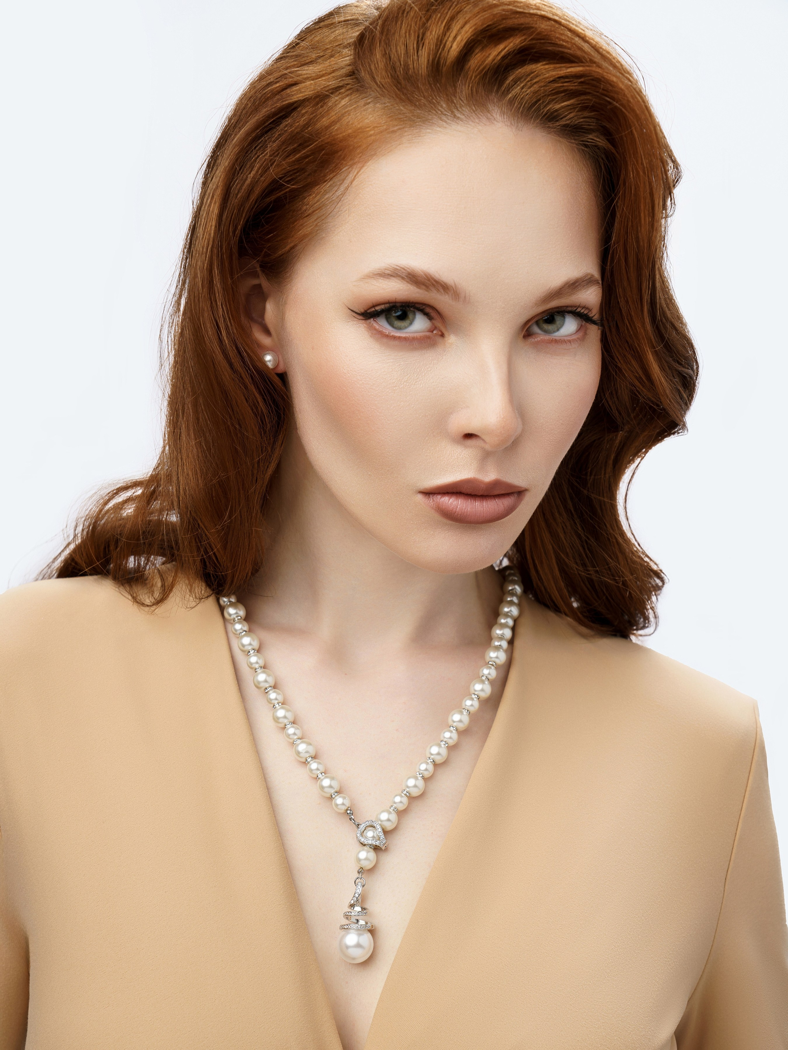 Съёмка украшений и бижутерии на моделях — фото и видео для брендов | KED Production. КЕД Студия-контент агентство полного цикла СПБ. Создаём фото, видео и контент, который помогает брендам и селлерам продавать больше