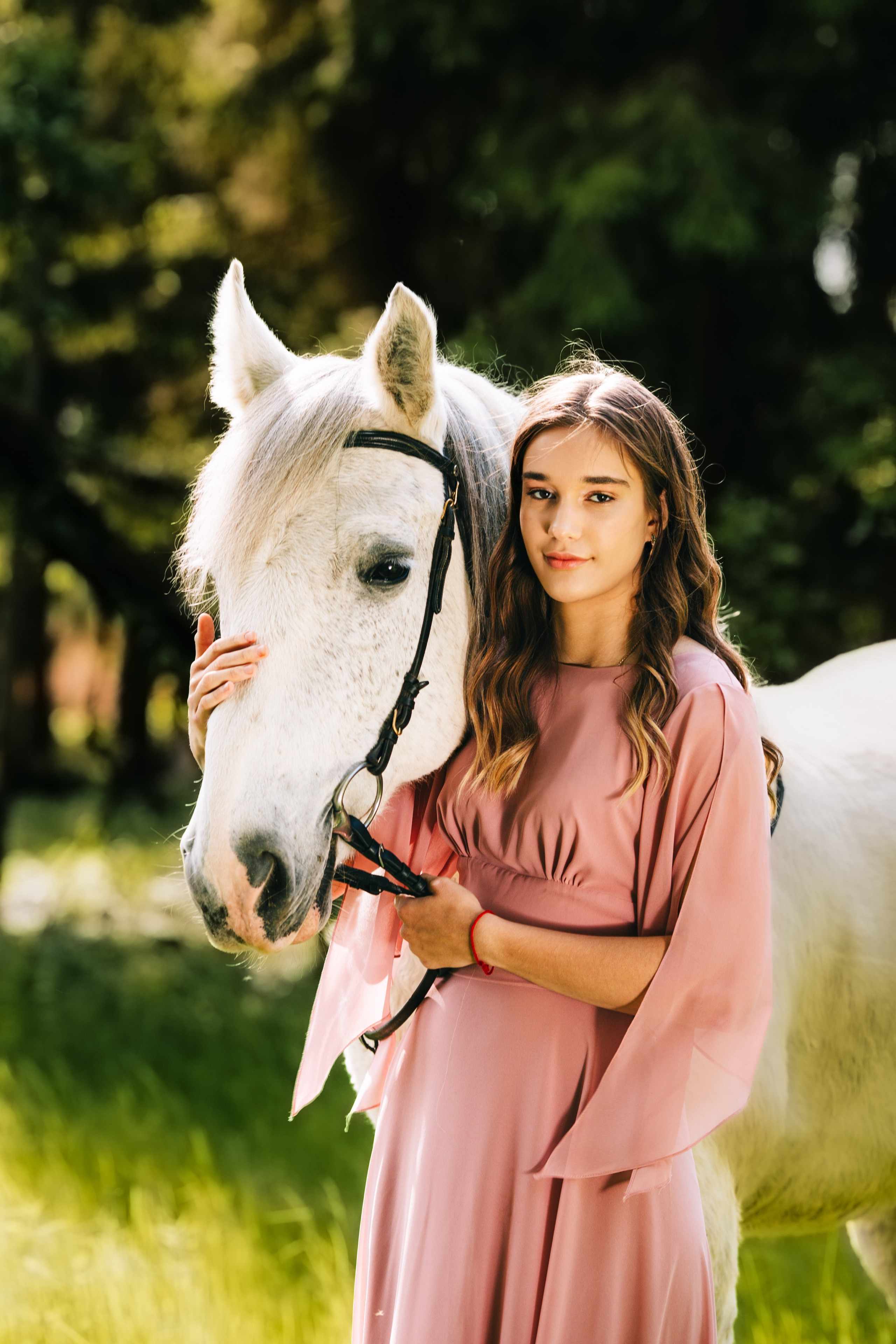 Фотосессия с лошадьми в Москве и МО, девушка в платье. Фотосессии с лошадьми