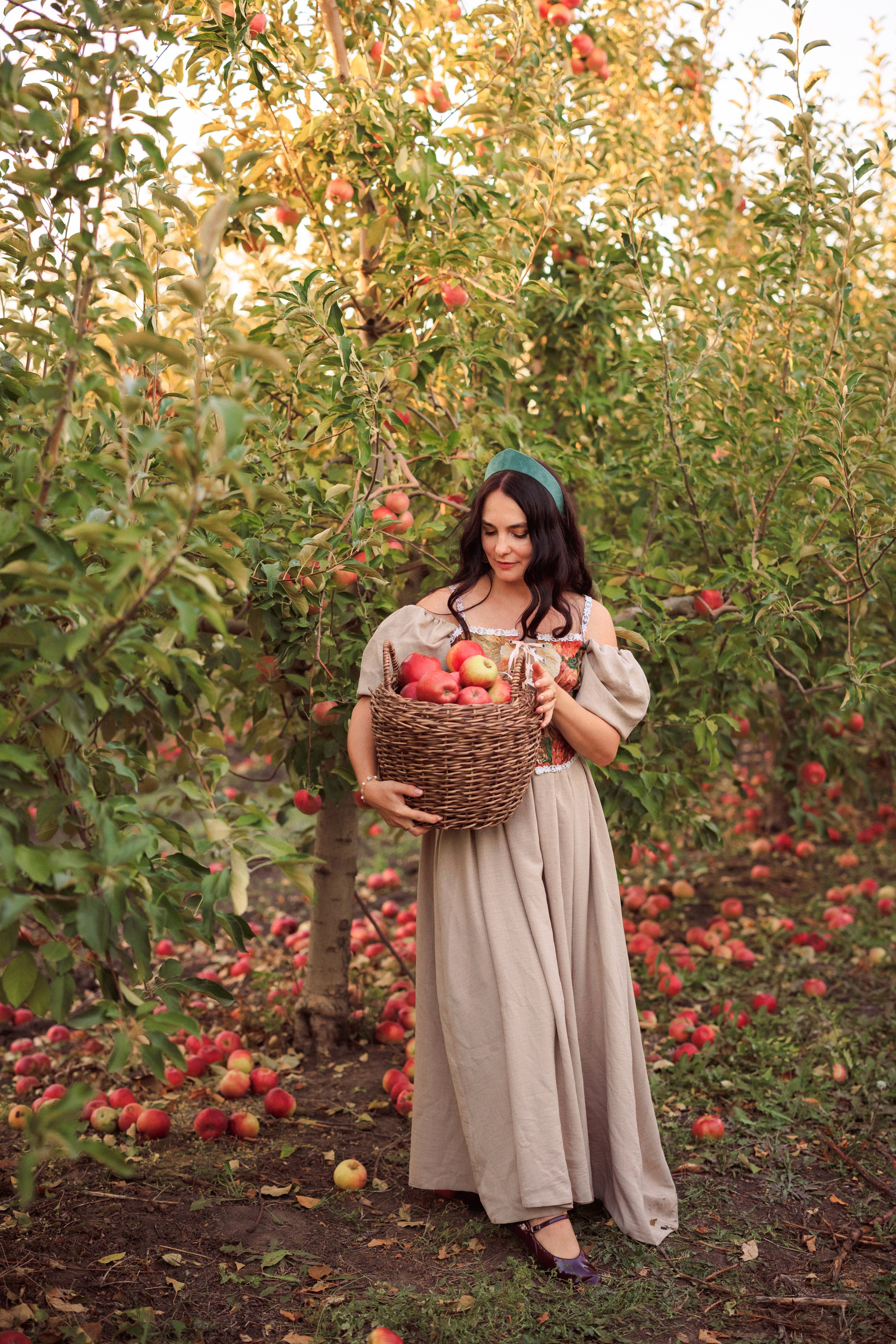 Семейная фотосессия в Яблоневом саду. Семейный и детский фотограф в Краснодаре Анна Трашкова