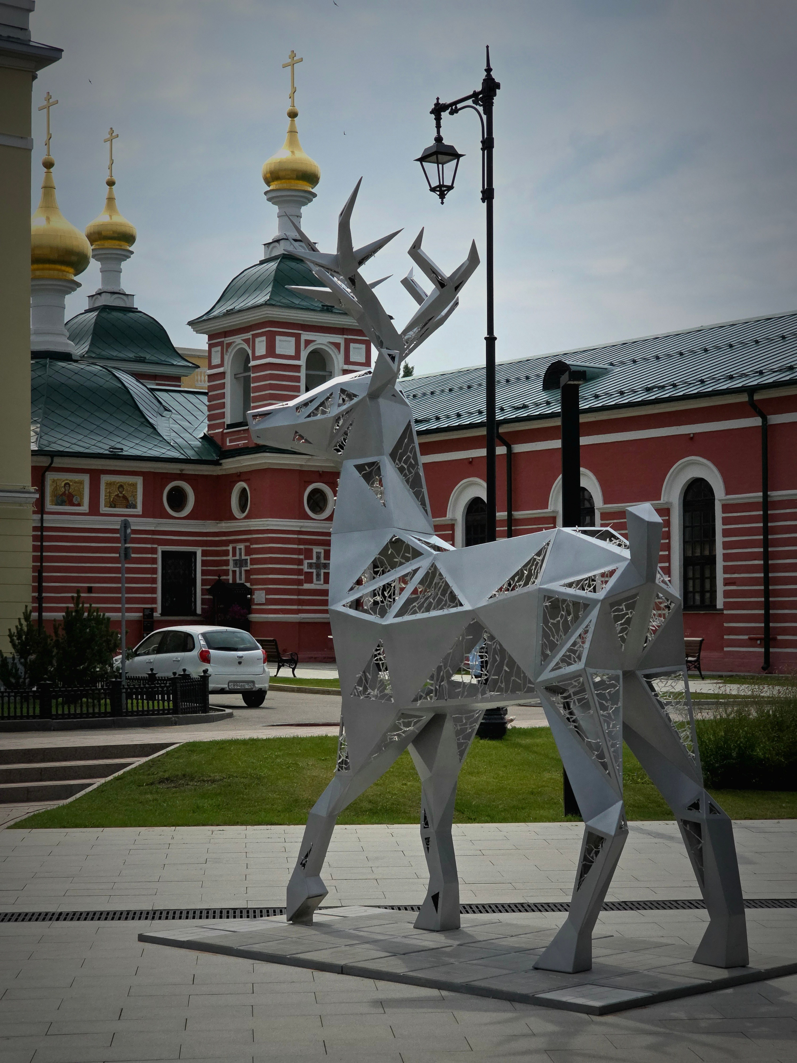 Олень - эмблема города и ГАЗа