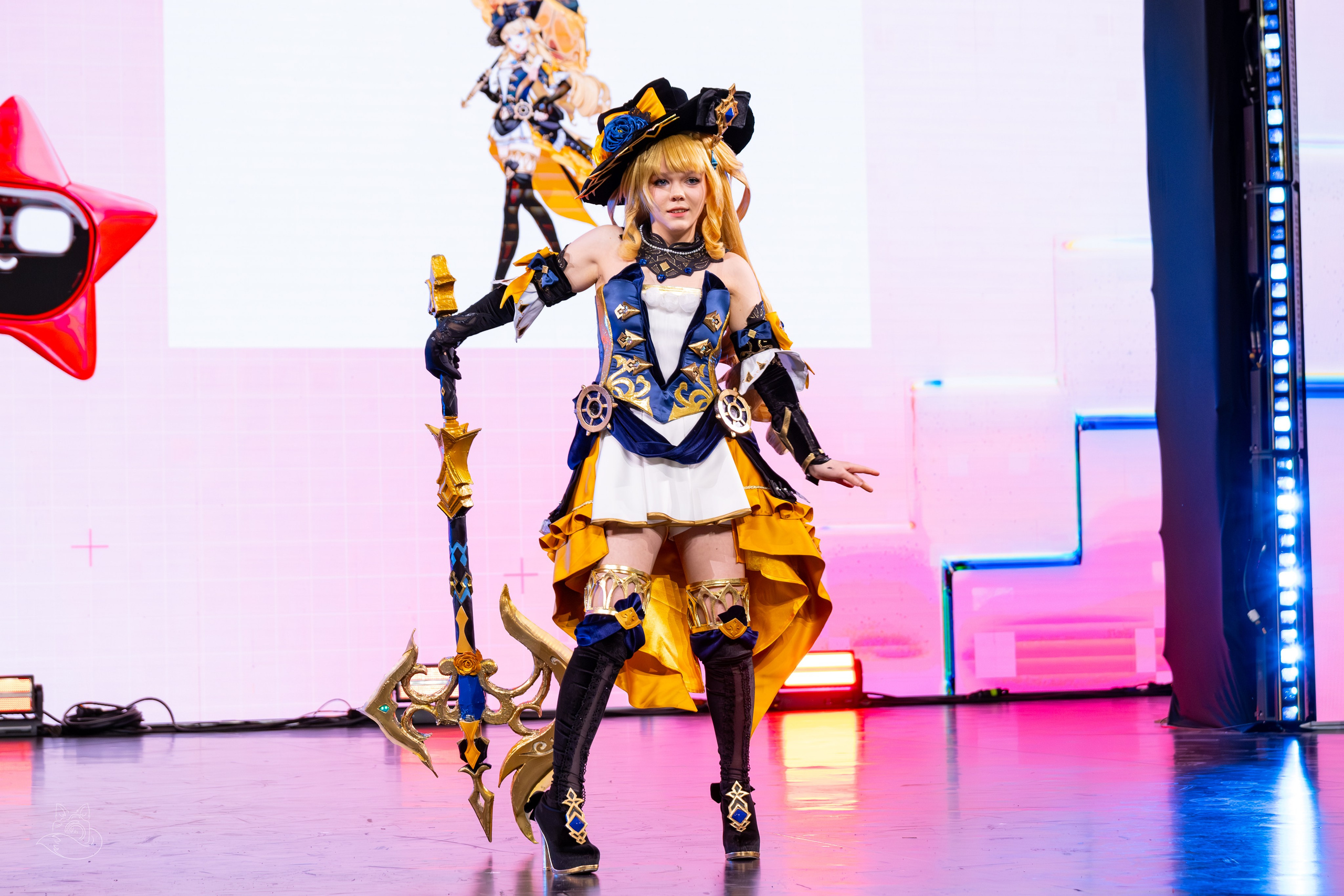 Сцена РЭД ЭКСПО 2024. Косплей фотограф